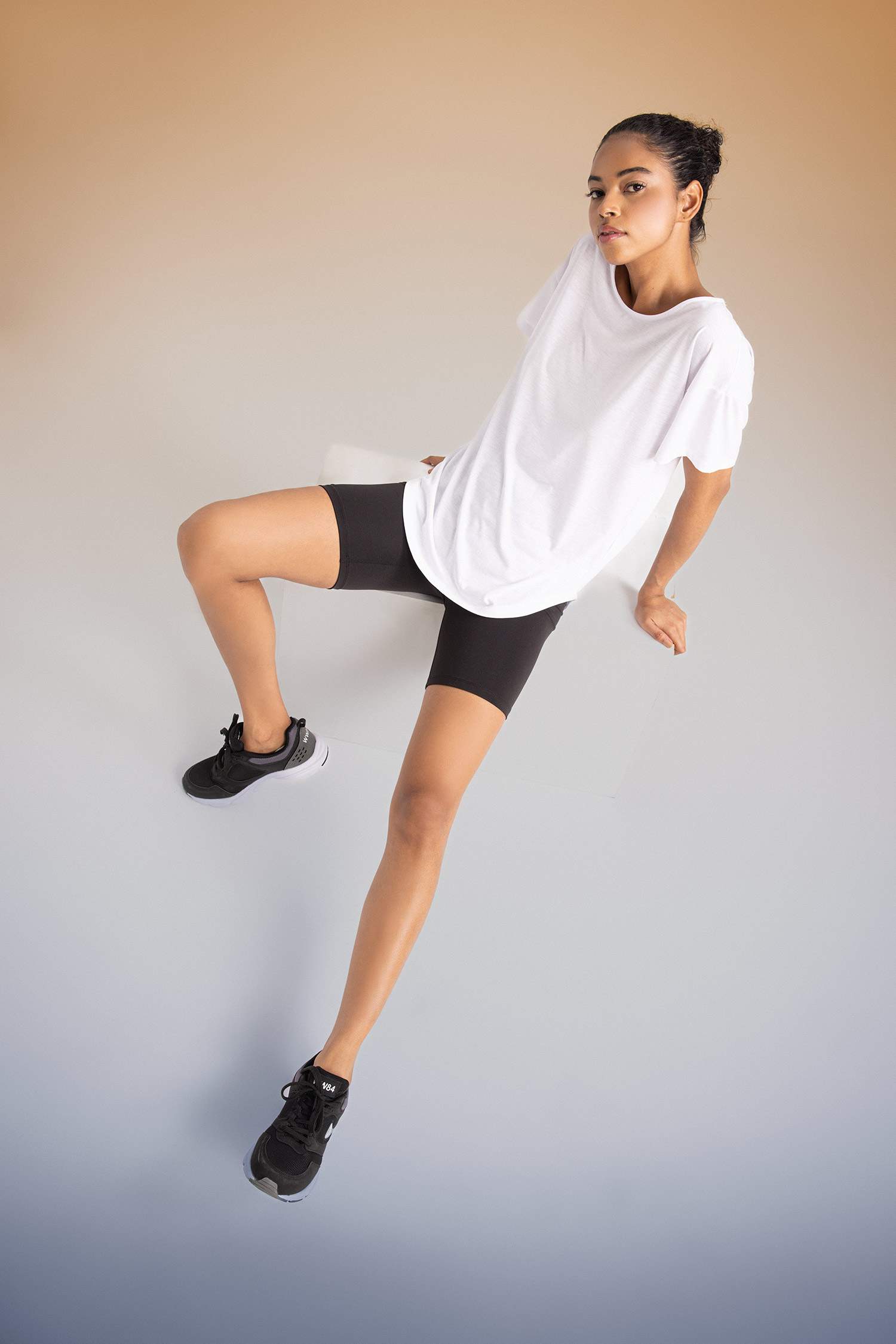 T-Shirt à Manches Courtes Coupe Longue Col Ras Du Cou