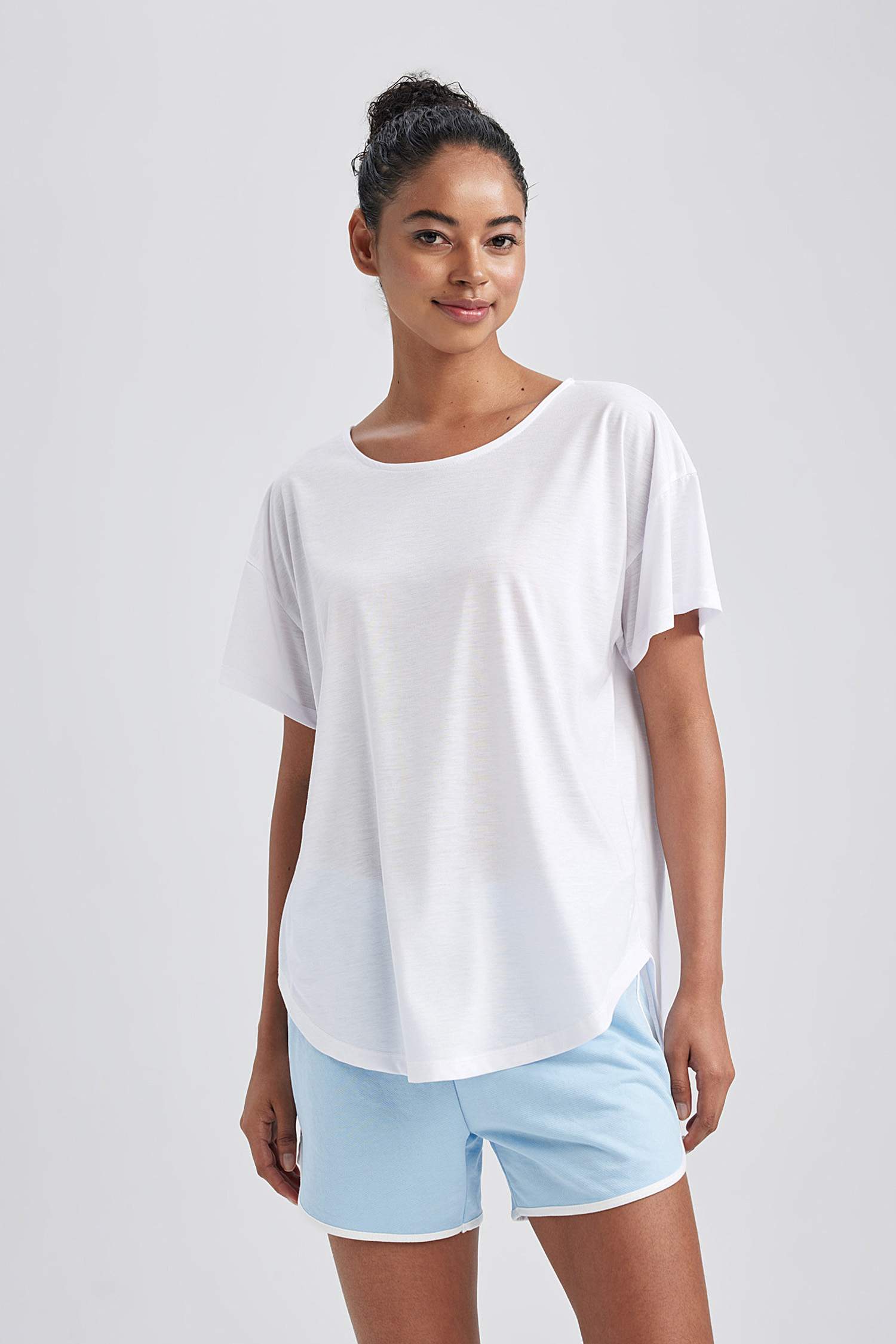 T-Shirt à Manches Courtes Coupe Longue Col Ras Du Cou