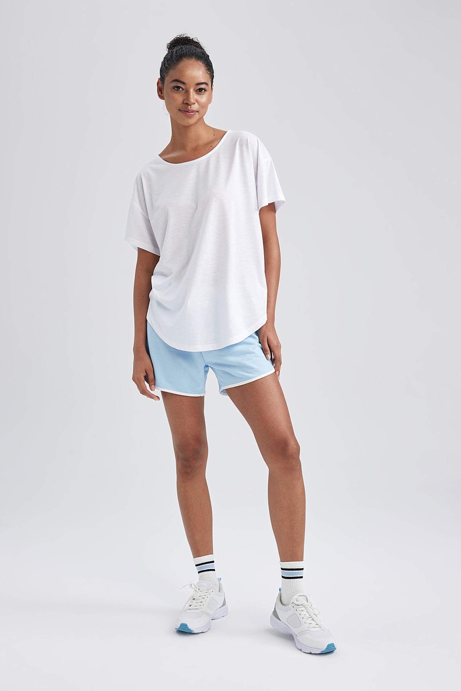 T-Shirt à Manches Courtes Coupe Longue Col Ras Du Cou