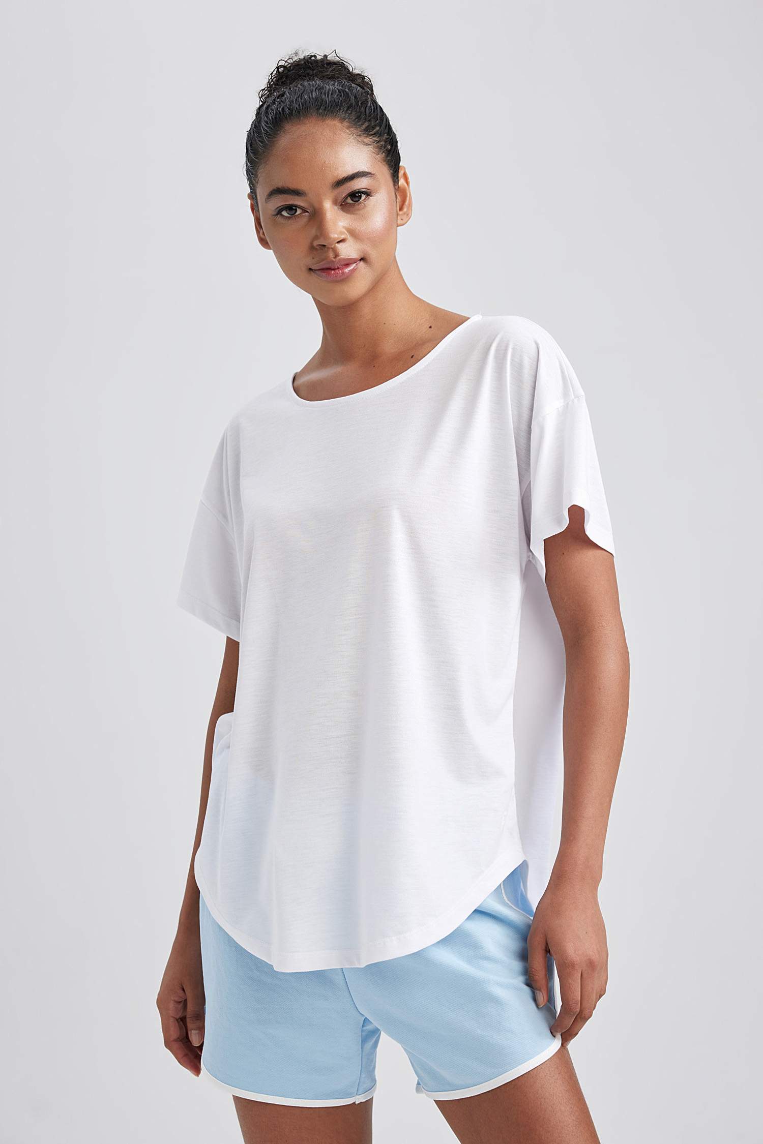 T-Shirt à Manches Courtes Coupe Longue Col Ras Du Cou