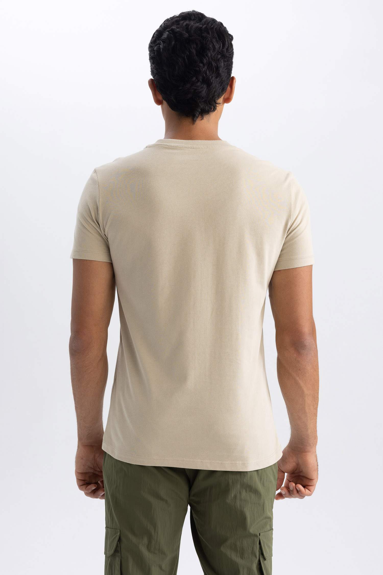 Beige MEN Slim Fit Crew Neck TShirt 2827990 DeFacto