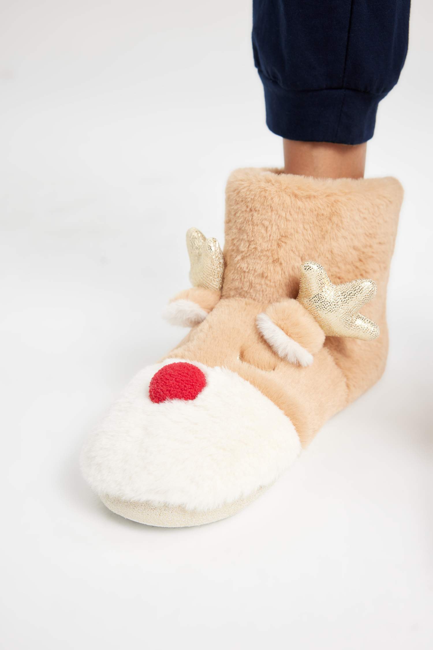 بوت منزلي بكعب مسطح