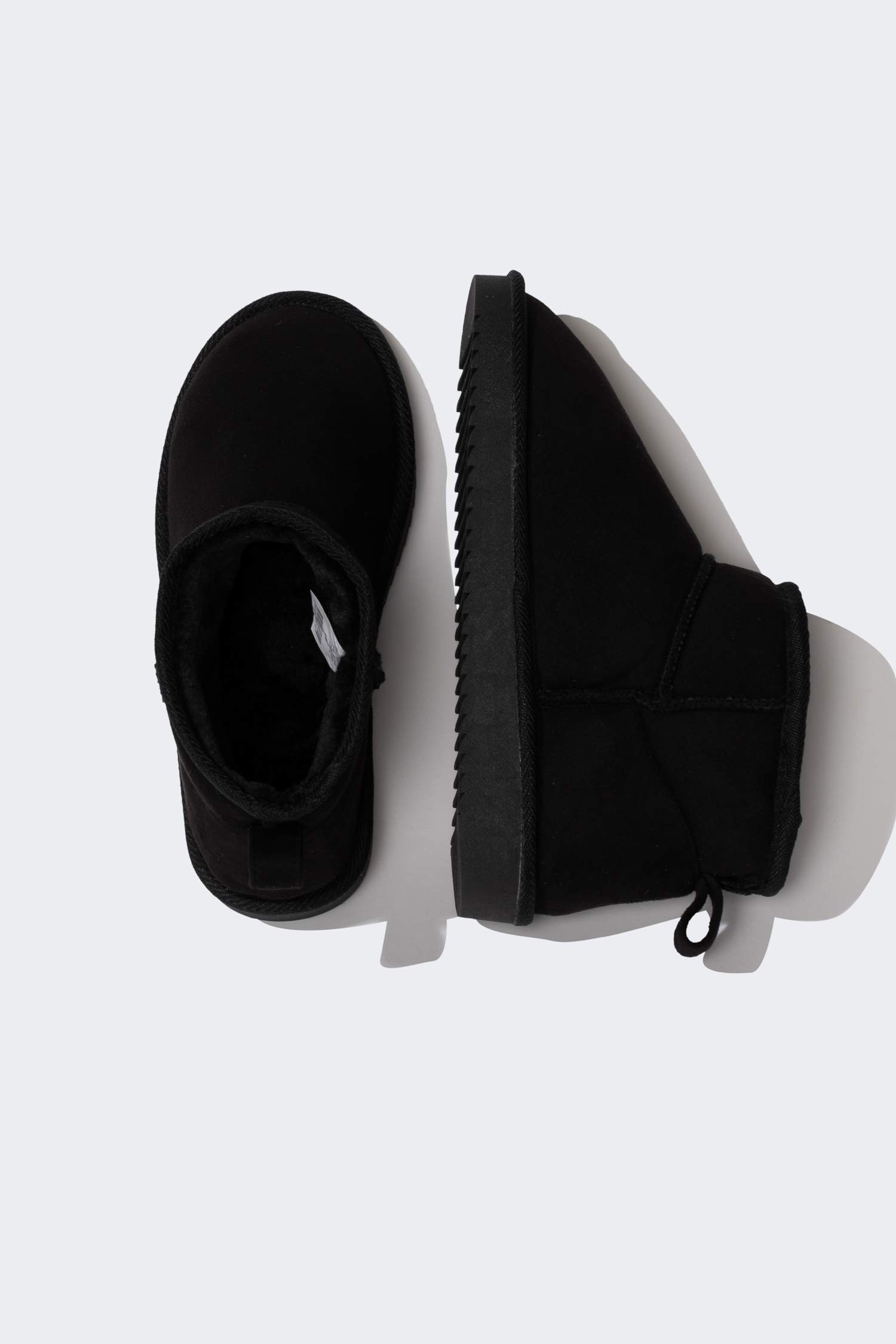 بوت نسائي شتوي بكعب مسطح