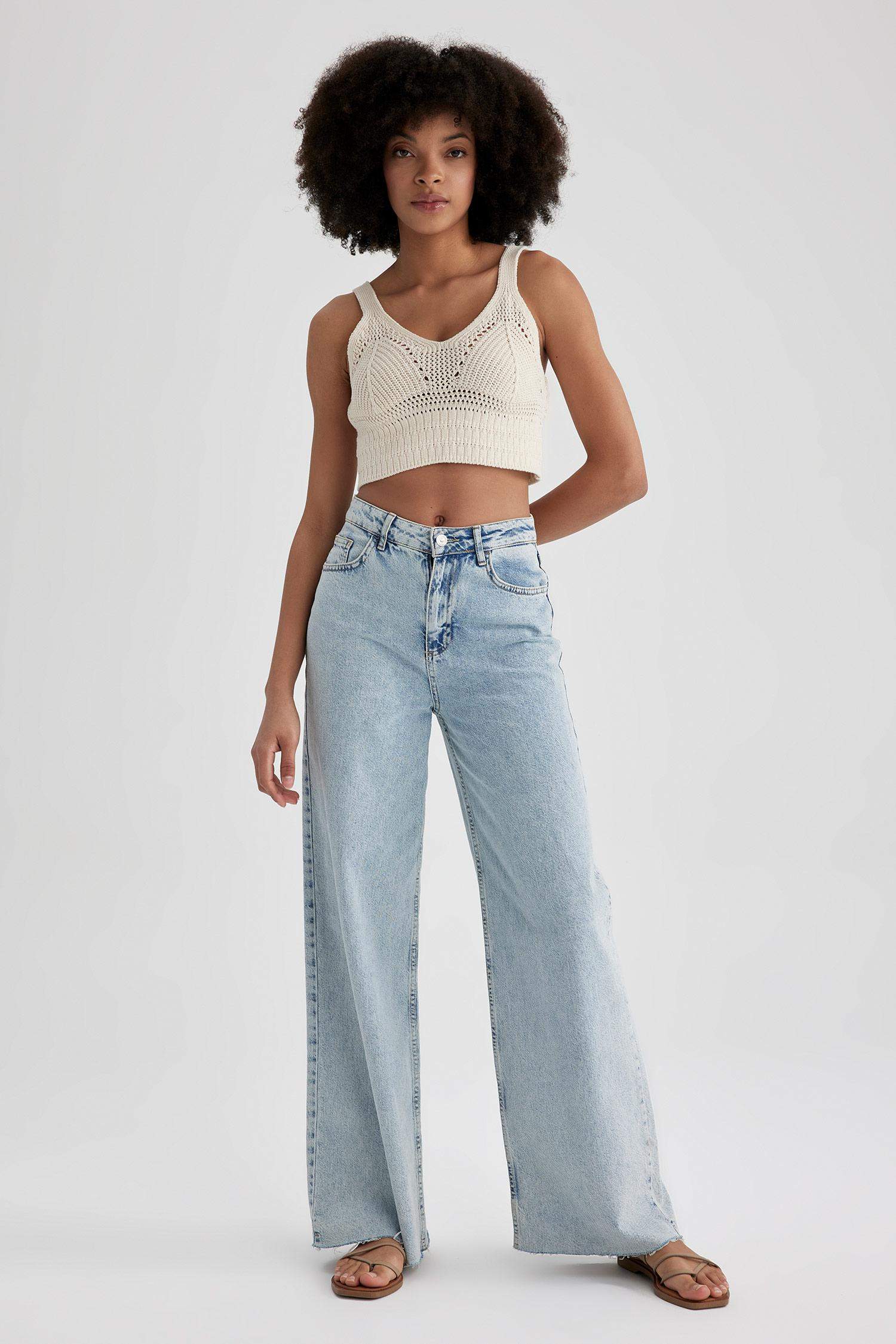 Slim Fit Dar Kesim V Yaka Askılı Örgü Kroşe Atlet