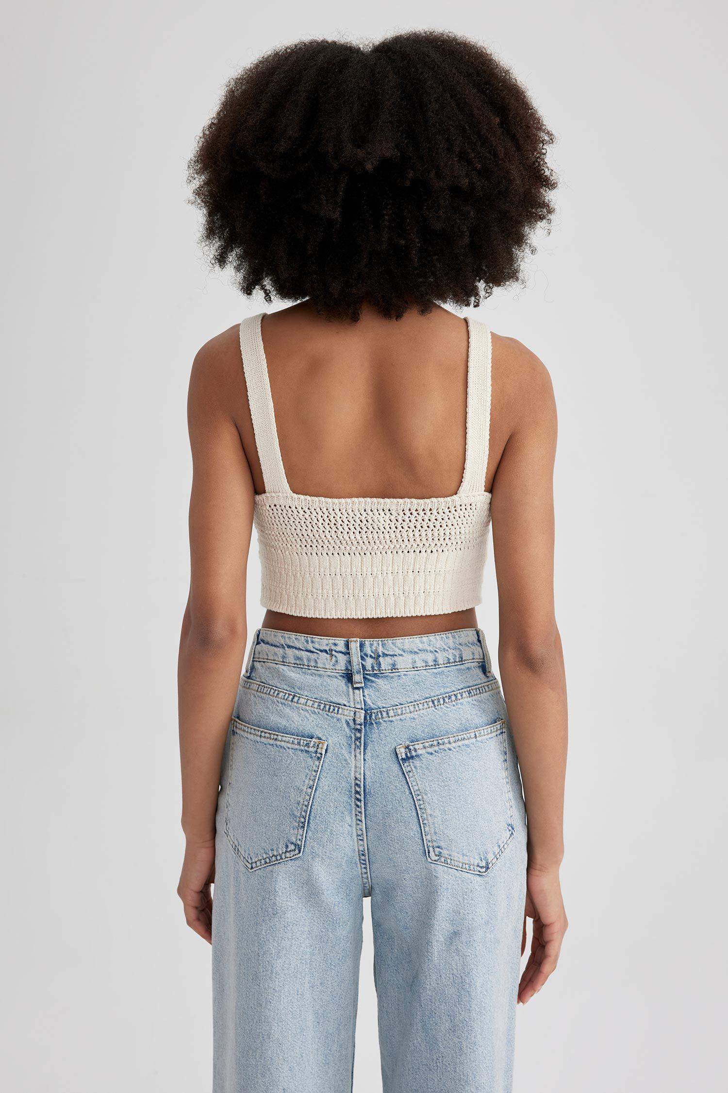 Slim Fit Dar Kesim V Yaka Askılı Örgü Kroşe Atlet