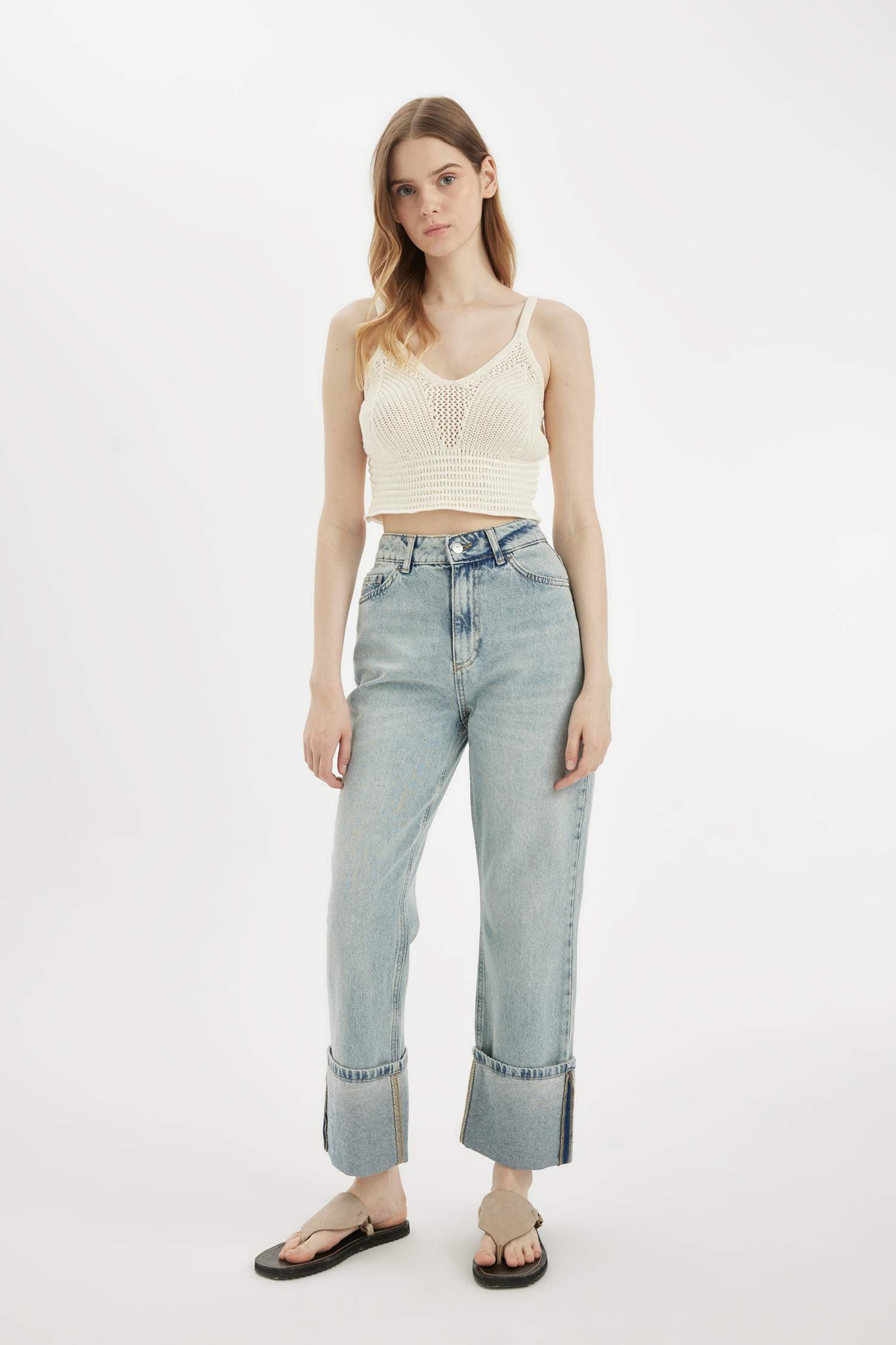 Slim Fit Dar Kesim V Yaka Askılı Örgü Kroşe Atlet