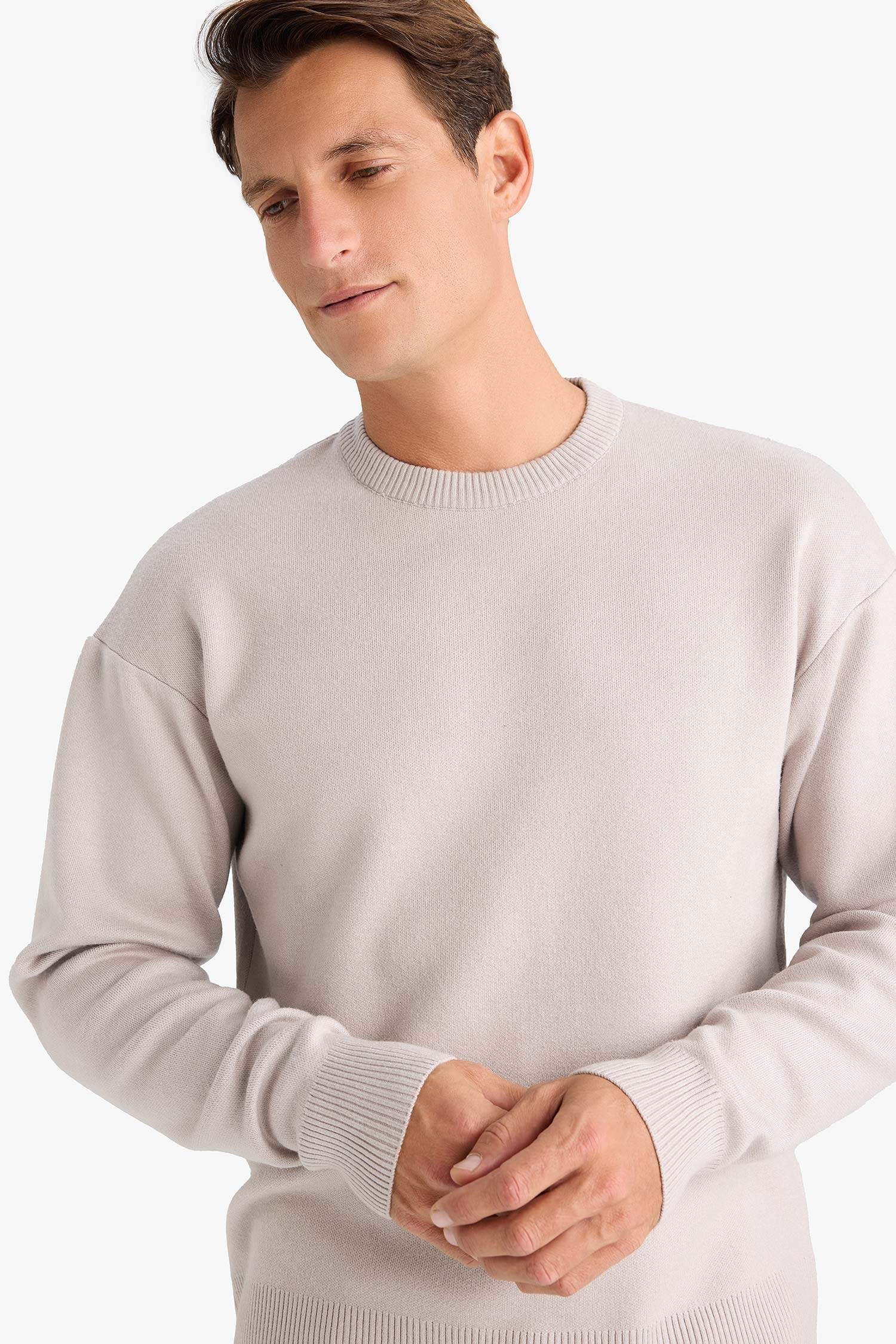 بلوز صوف بريميوم قصة مريحة بياخة مستديرة