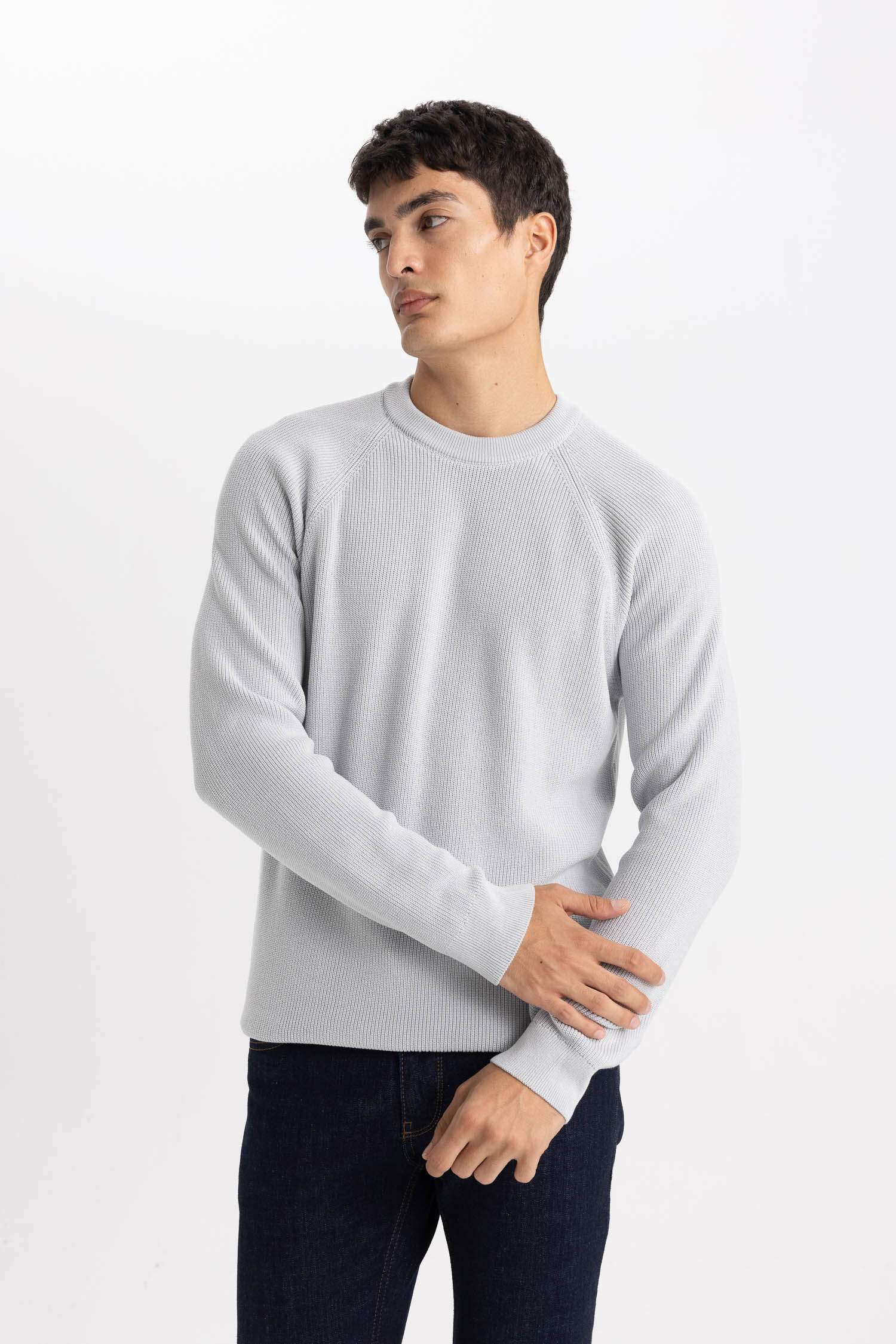 Standart Fit Normal Kesim Bisiklet Yaka Basic Düz Triko Kazak