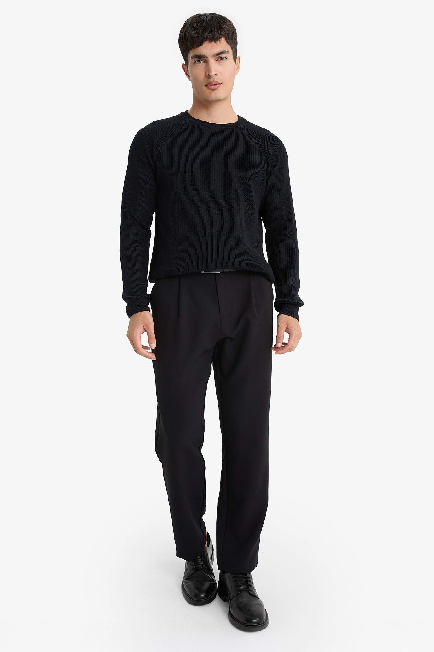 Standard Fit Crew Neck Knitwear Pullover