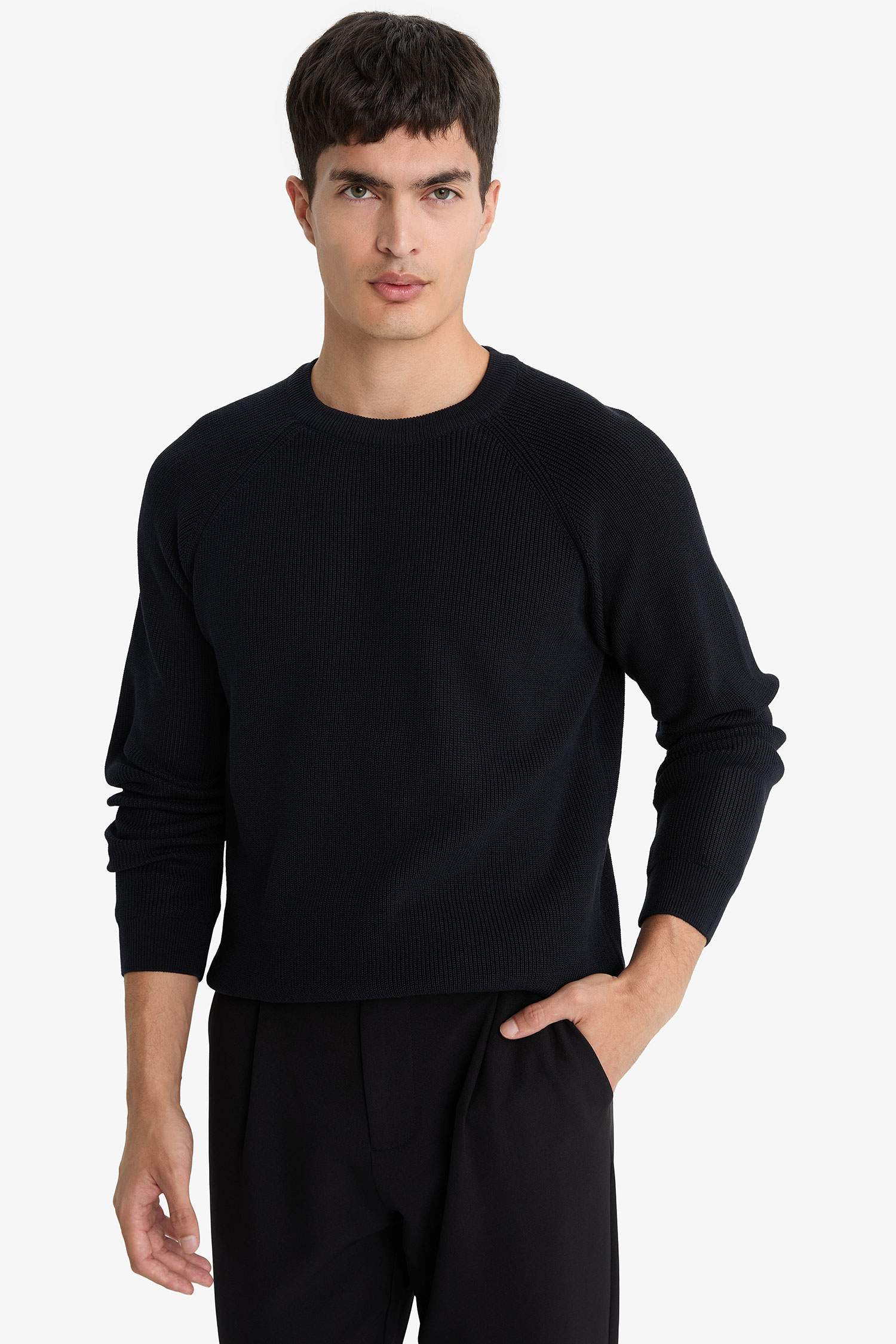 Standard Fit Crew Neck Knitwear Pullover