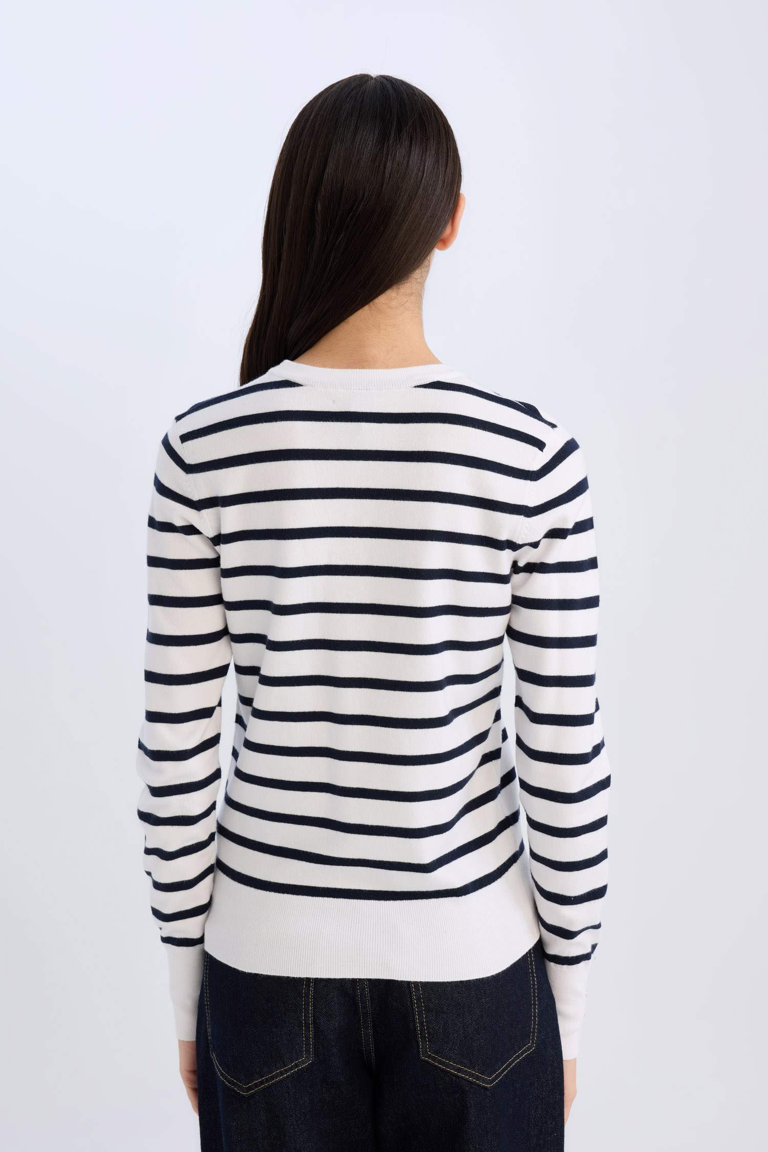 بلوز صوف قصة عادية بياخة مستديرة