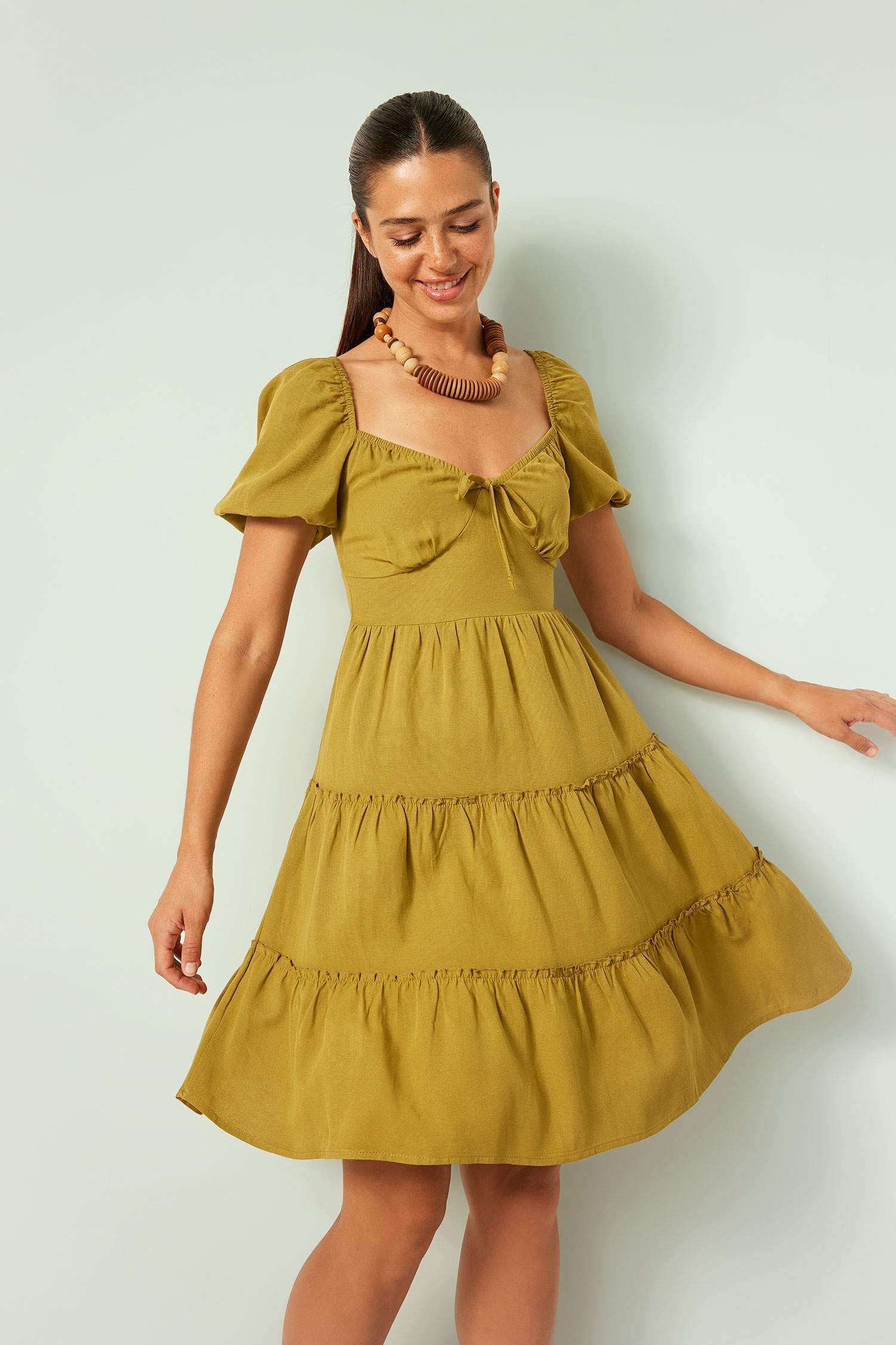 فستان قصير بيبي دول بأكمام بالون برقبة قلب