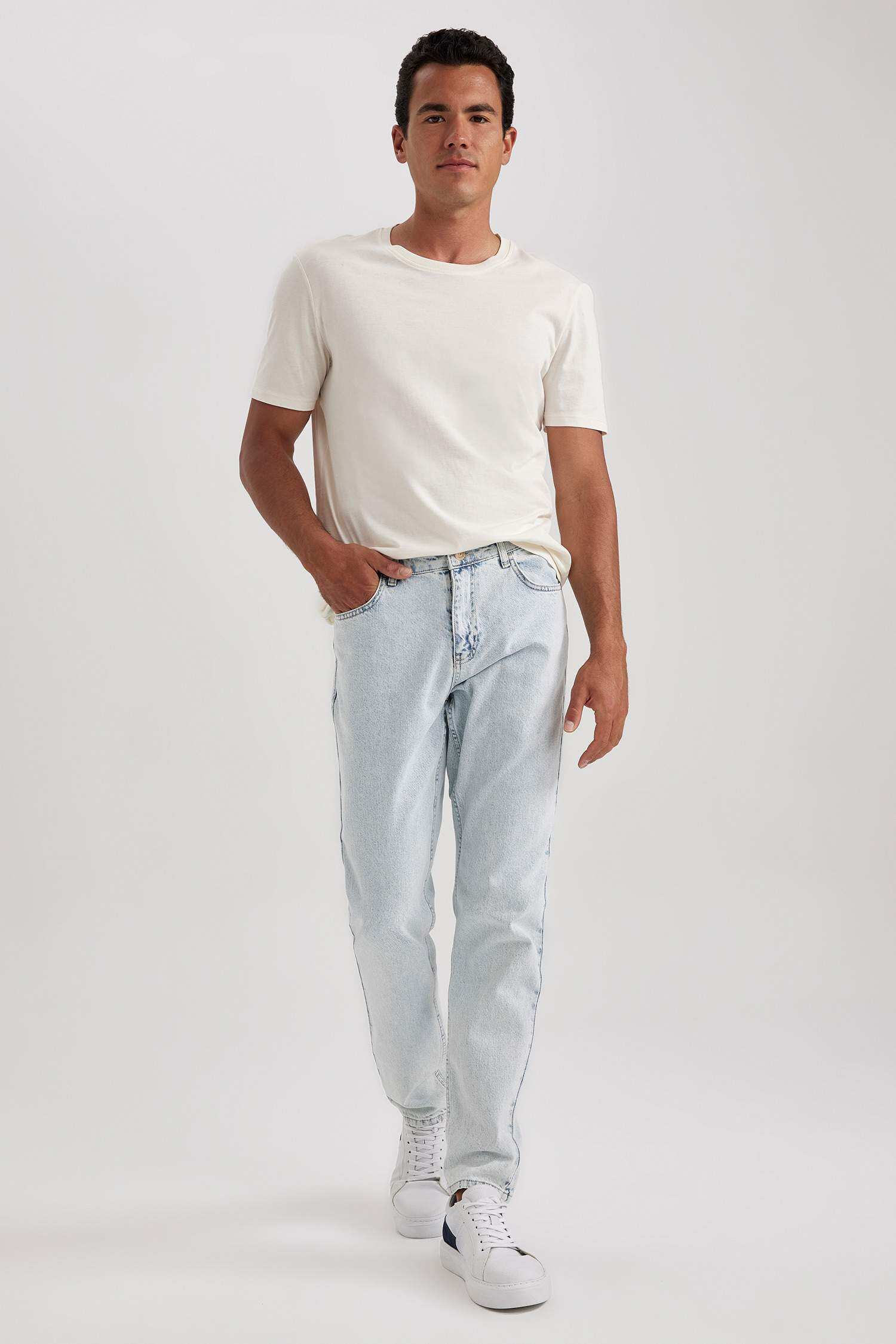 Blue MAN Baggy Jeans 2833250 | DeFacto