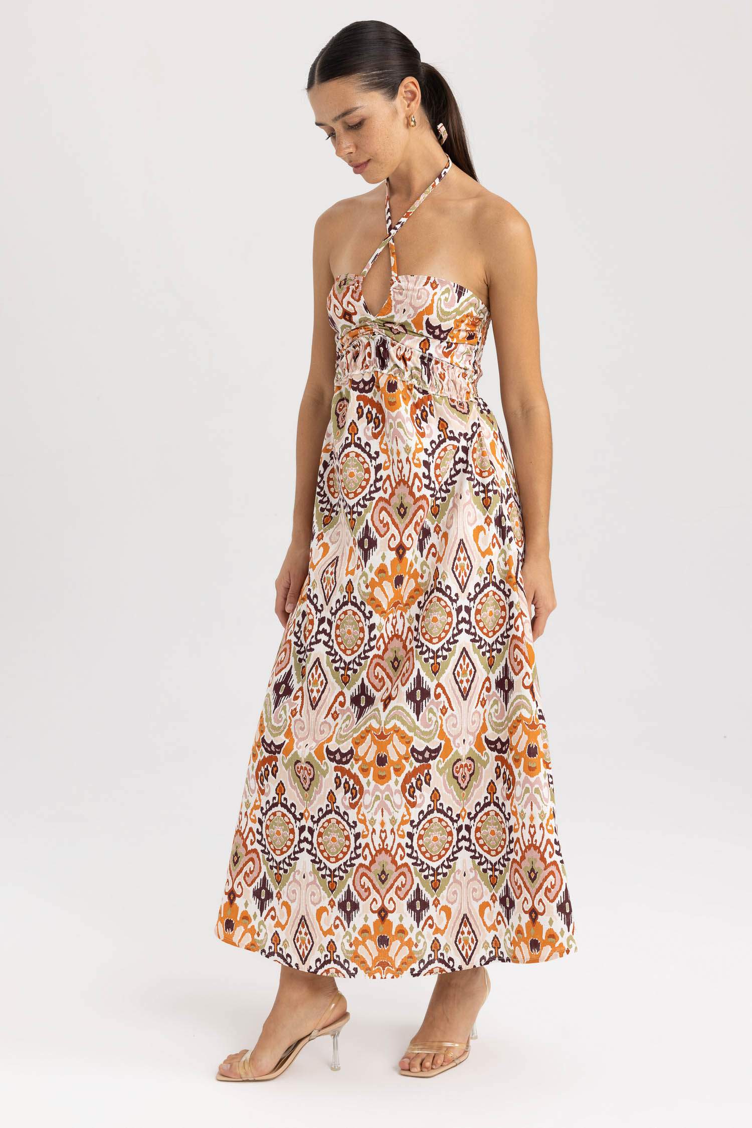 فستان ميدي بنمط عرقي بدون بأكمام بدون حمالات