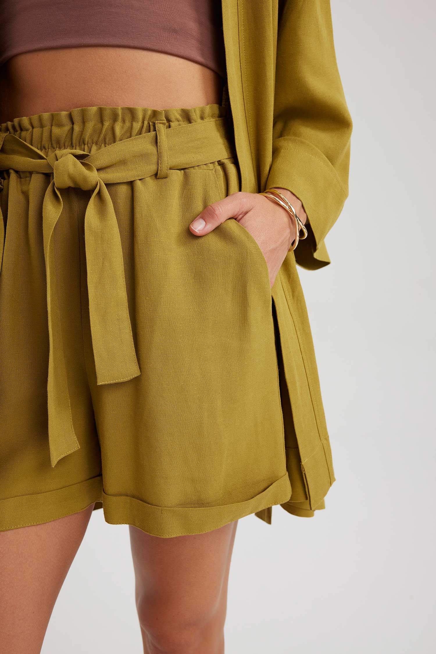 Short taille haute en lin mélangé