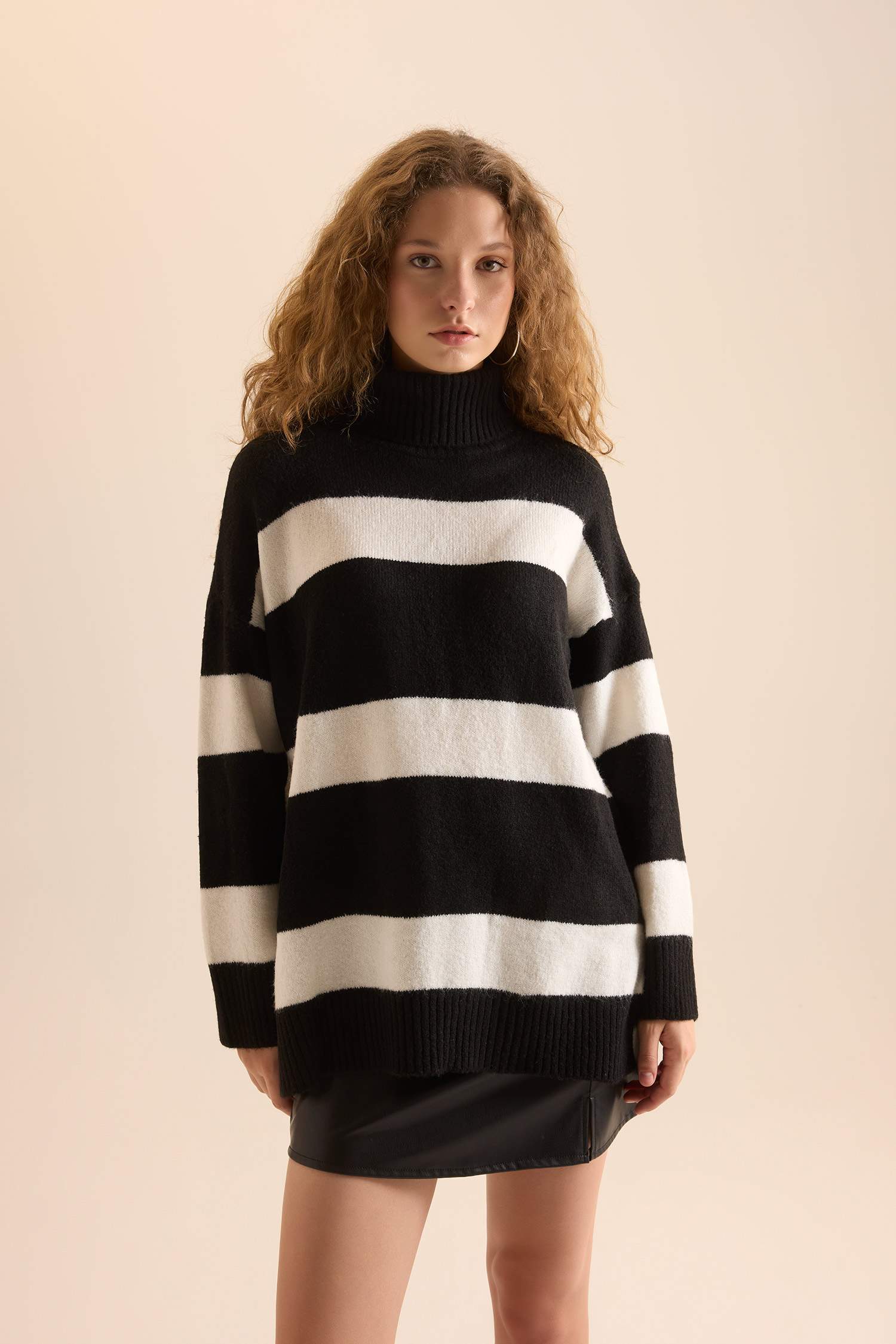 تونيك مخطط قصة مريحة بياخة مدورة