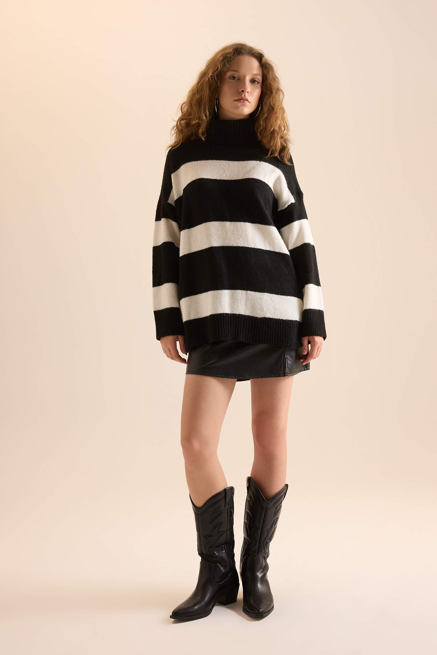 تونيك مخطط قصة مريحة بياخة مدورة