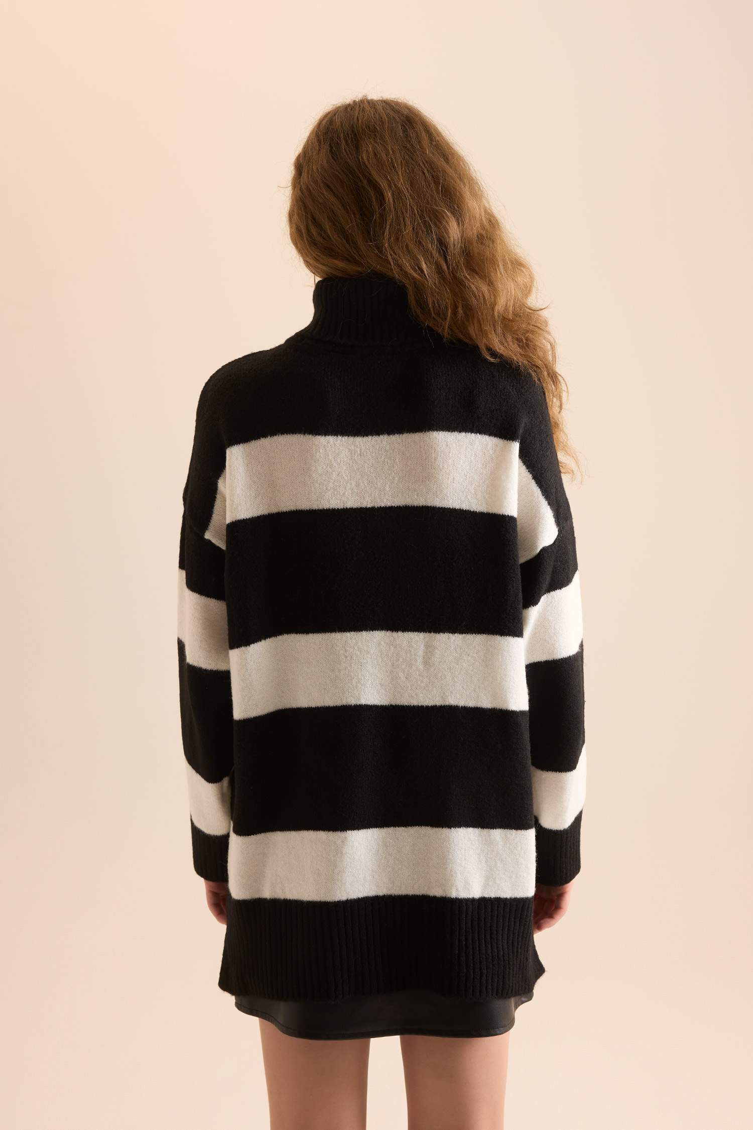 تونيك مخطط قصة مريحة بياخة مدورة