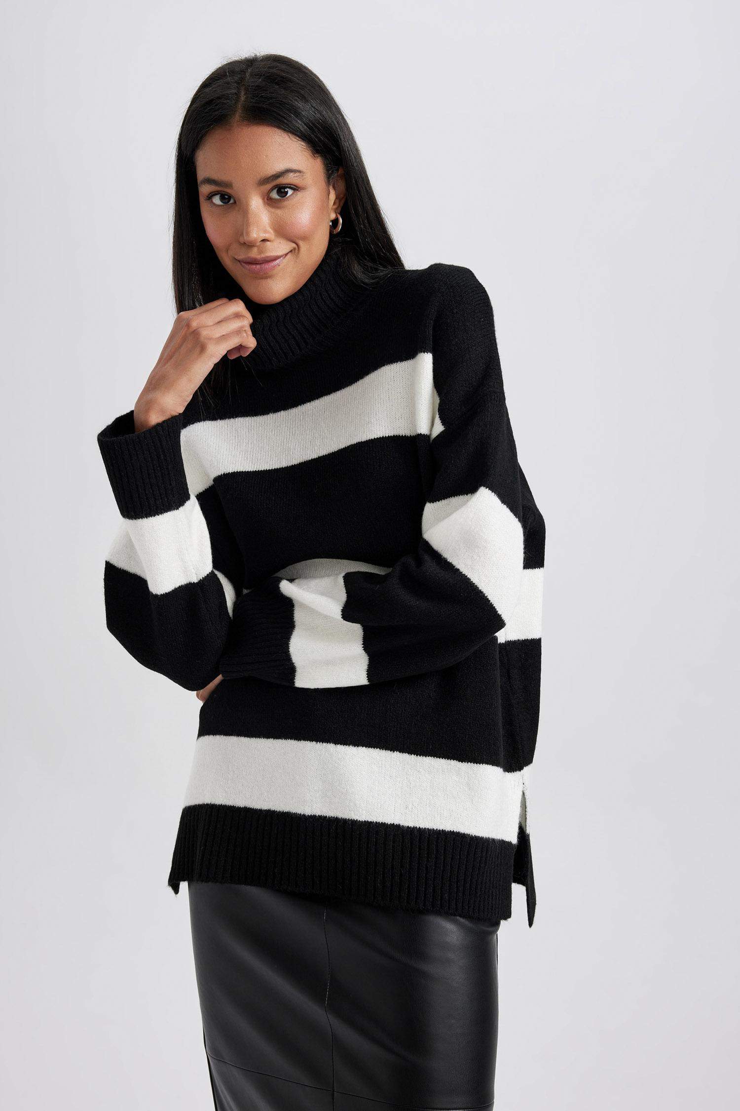 تونيك مخطط قصة مريحة بياخة مدورة