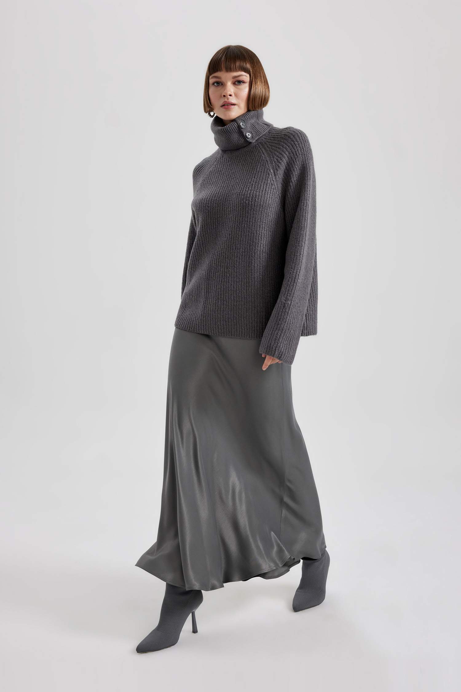 Свитер свободного кроя на молнии