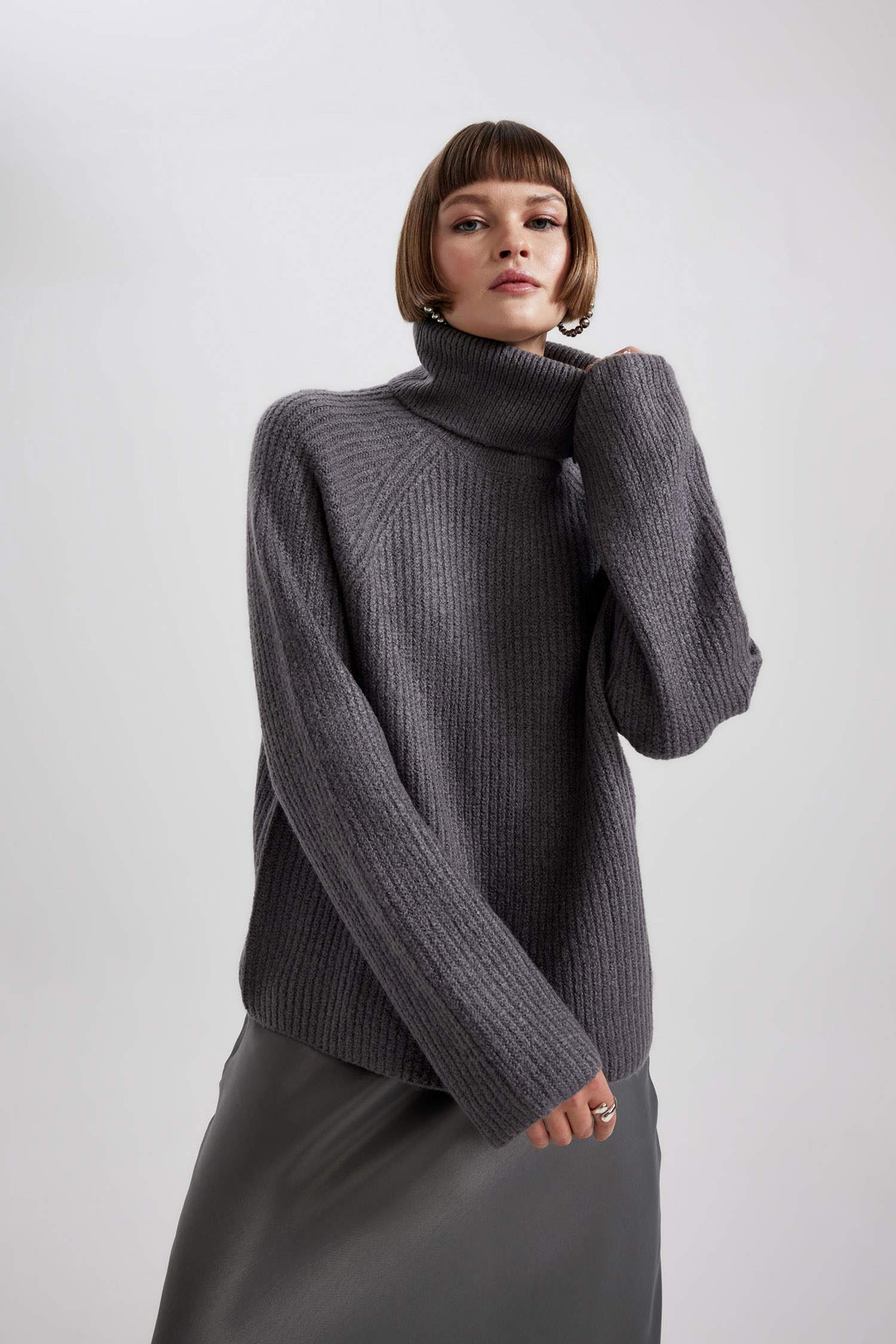 Свитер свободного кроя на молнии