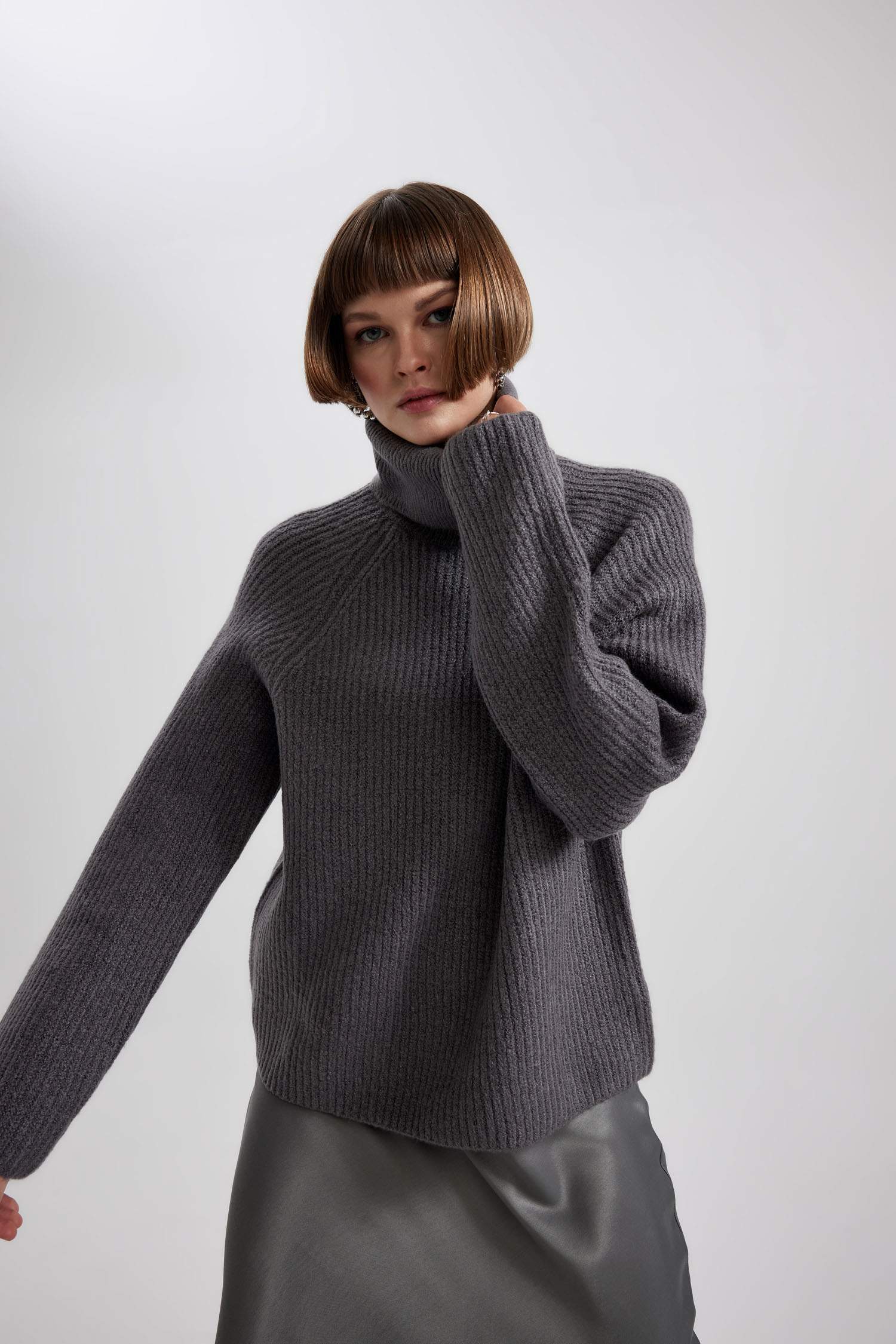 Свитер свободного кроя на молнии