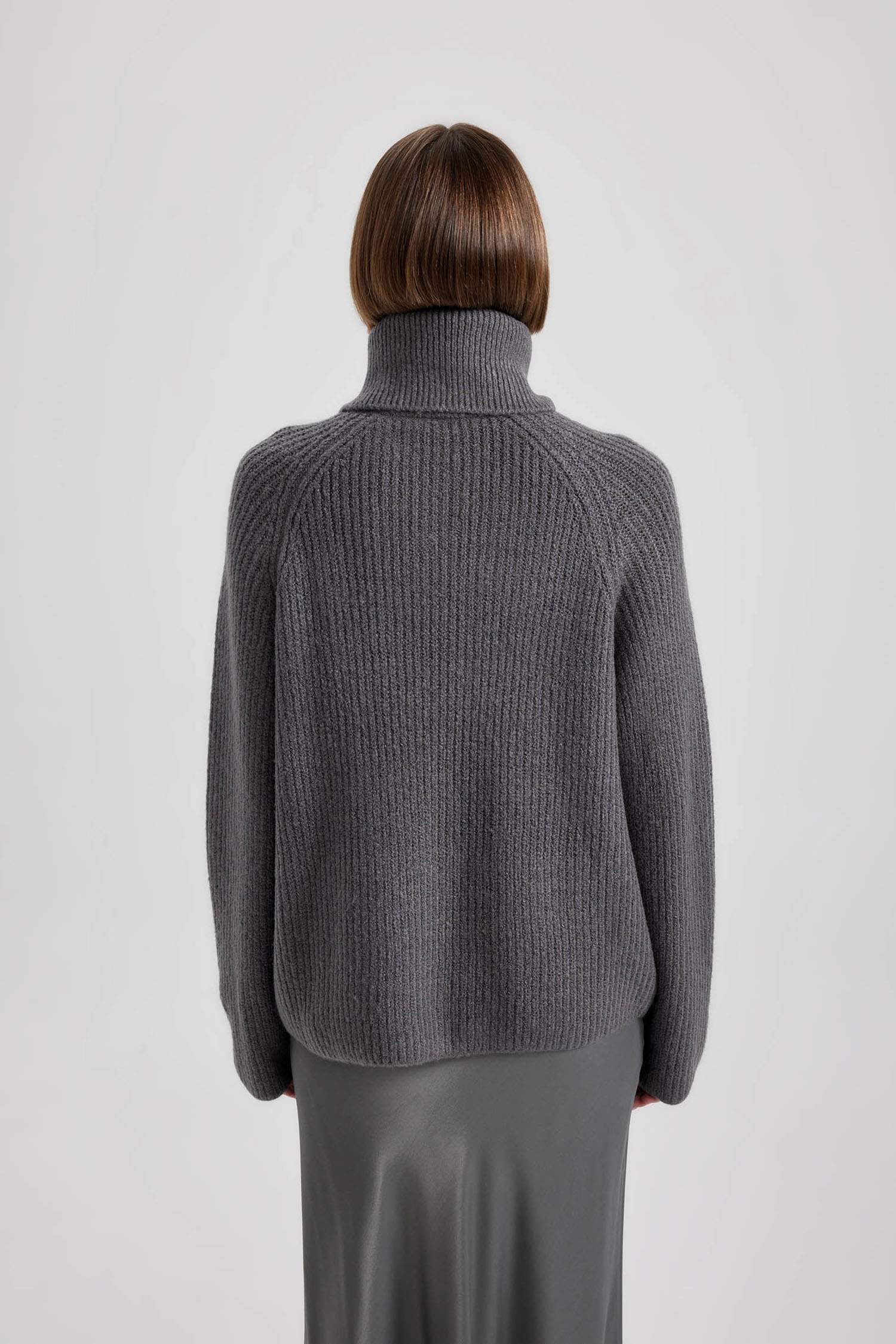 Свитер свободного кроя на молнии