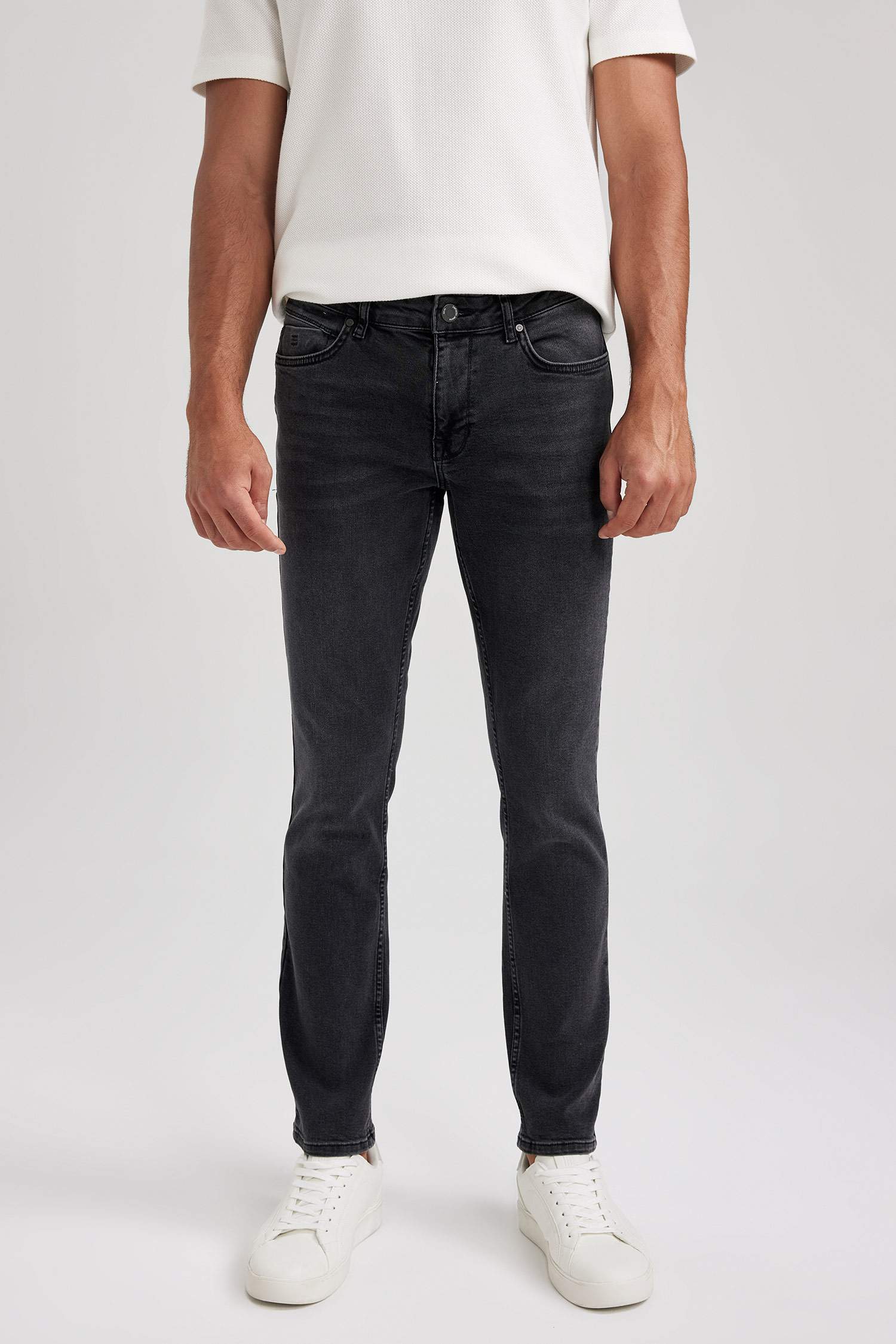 Pedro Slim Fit Dar Kalıp Normal Bel Dar Paça Jean Pantolon