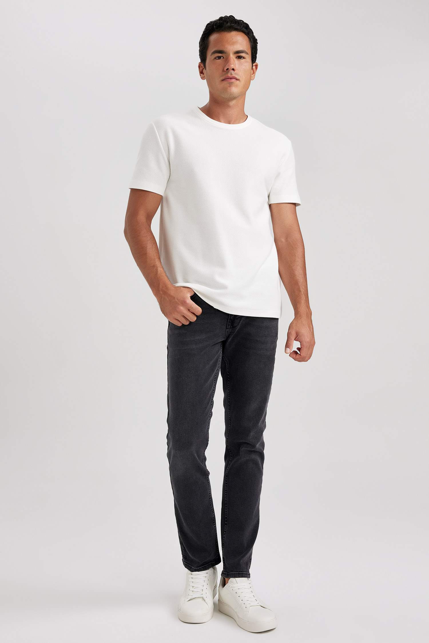 Pedro Slim Fit Dar Kalıp Normal Bel Dar Paça Jean Pantolon