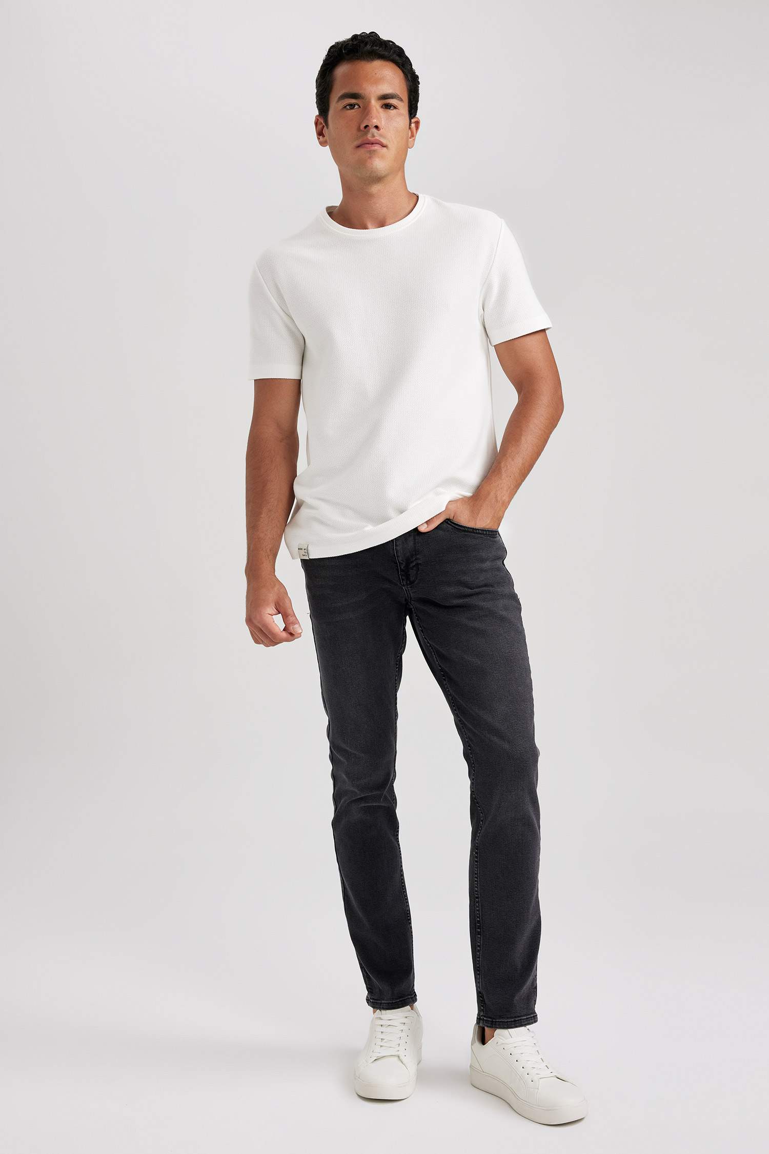 Pedro Slim Fit Dar Kalıp Normal Bel Dar Paça Jean Pantolon