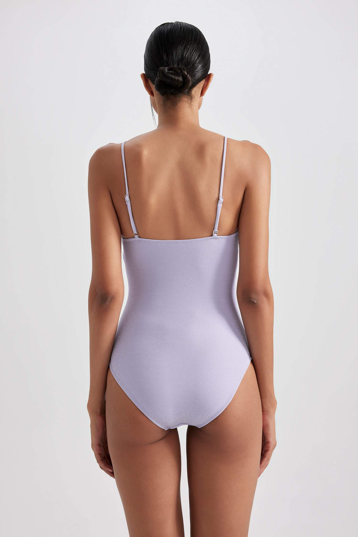 مايوه قصة عادية من Fall In Love