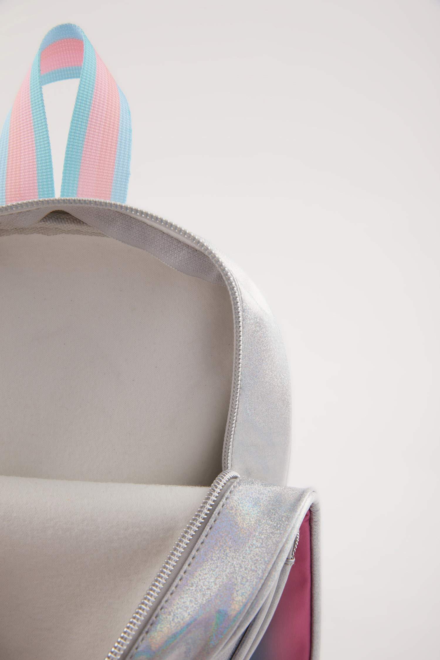 جنطة ظهر جلد صناعي