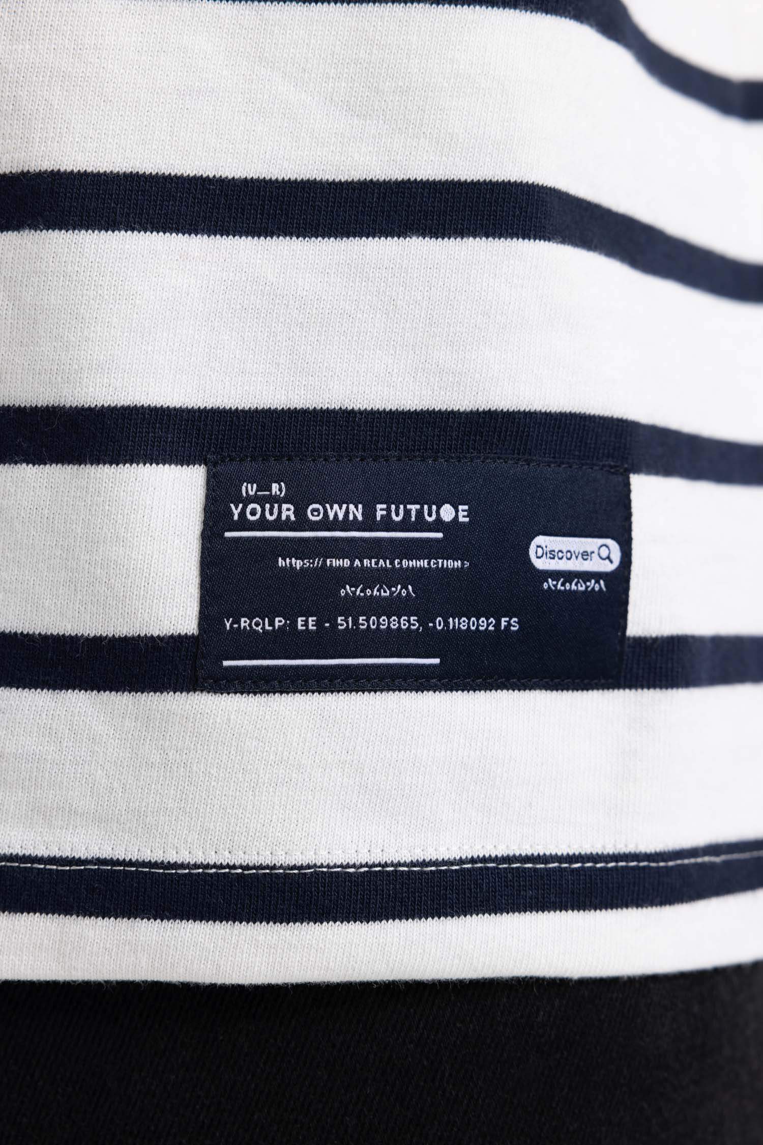 سويت شيرت مخطط قصة مريحة بياقة مستديرة