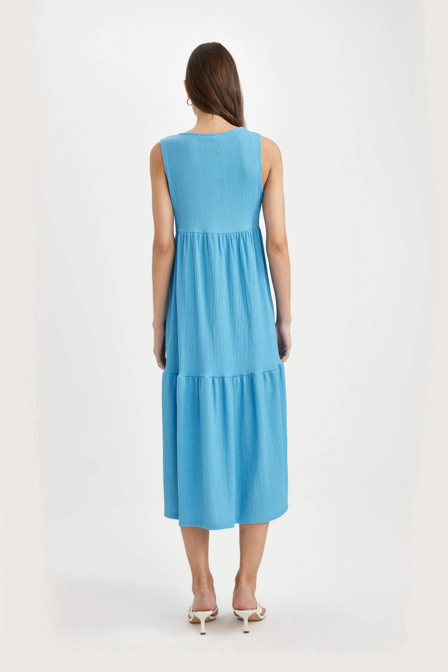 فستان ميدي منسوج بياخة مستديرة بدون ردن