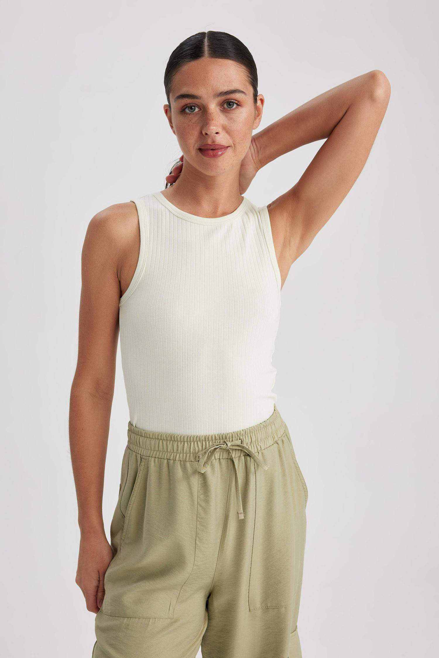 Slim Fit Camisole Halter Collar Sleeveless Tank Top