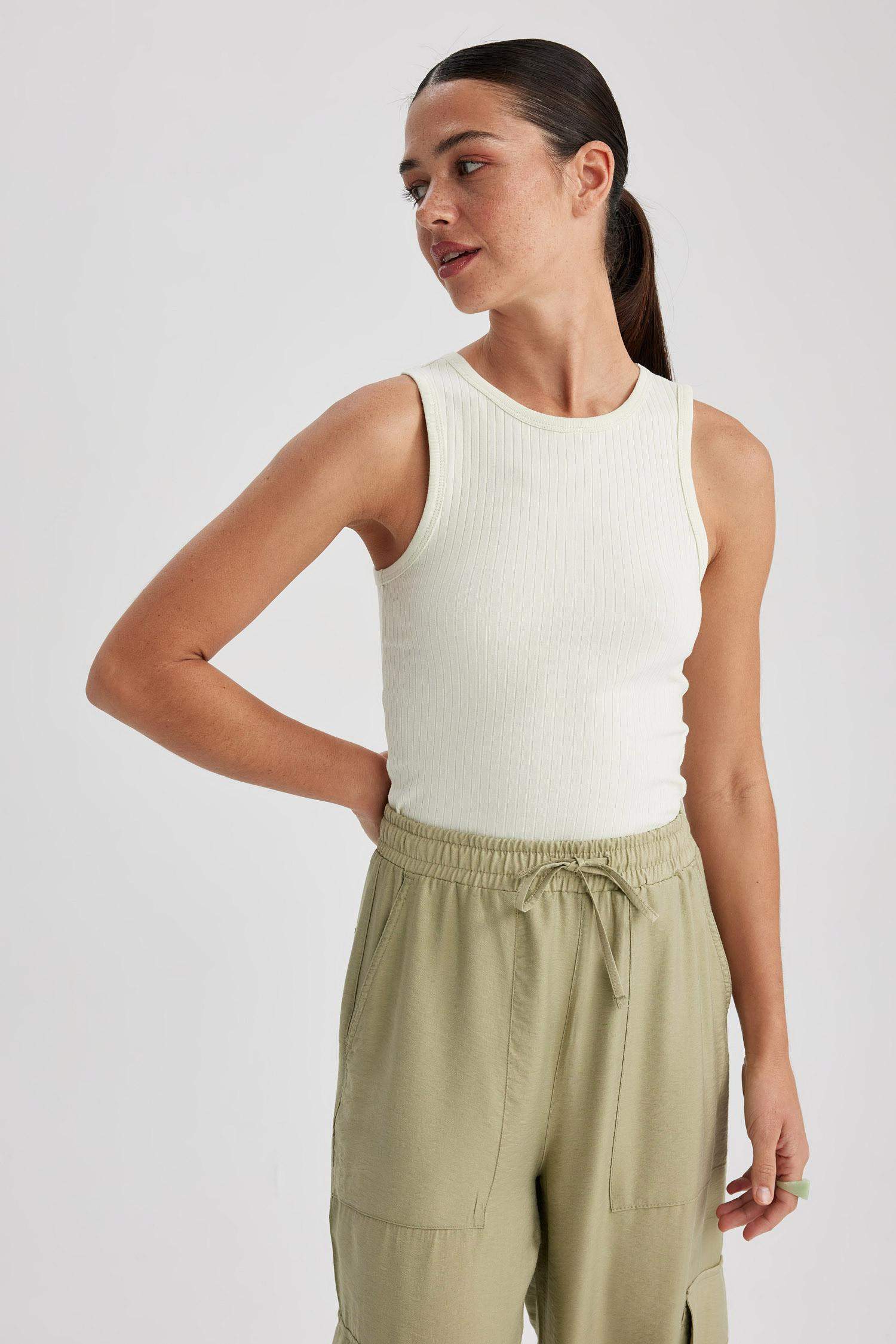 Slim Fit Camisole Halter Collar Sleeveless Tank Top