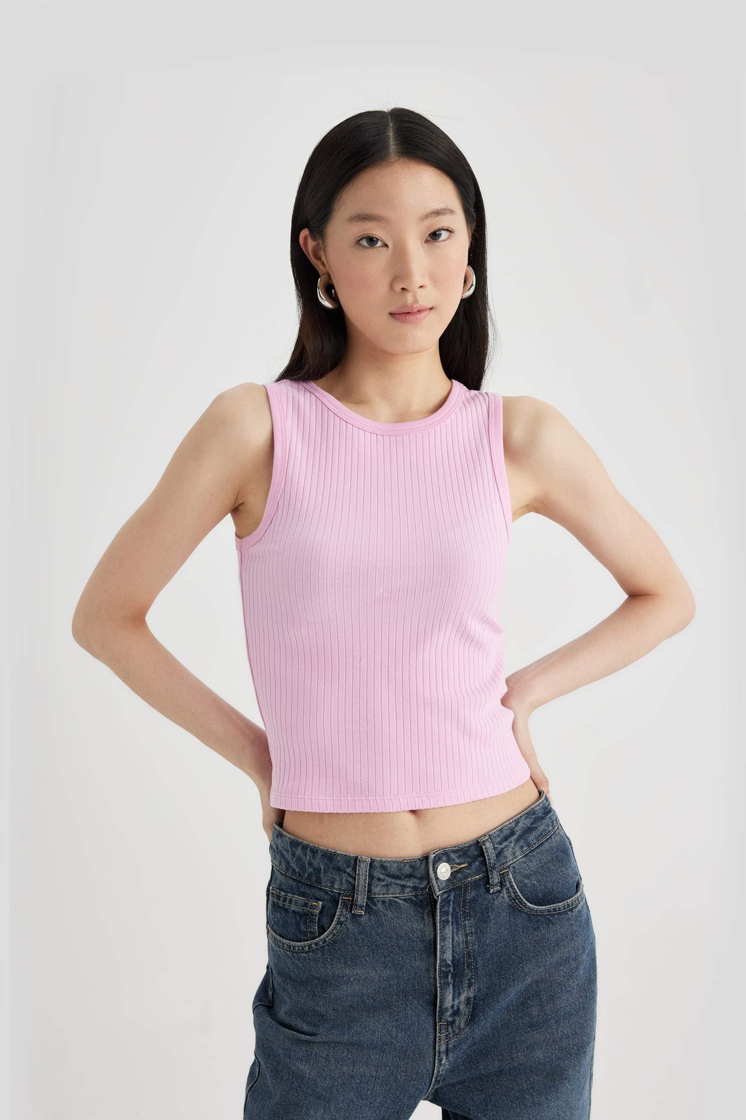 تانك توب مضلع سليم فيت برقبة رسن