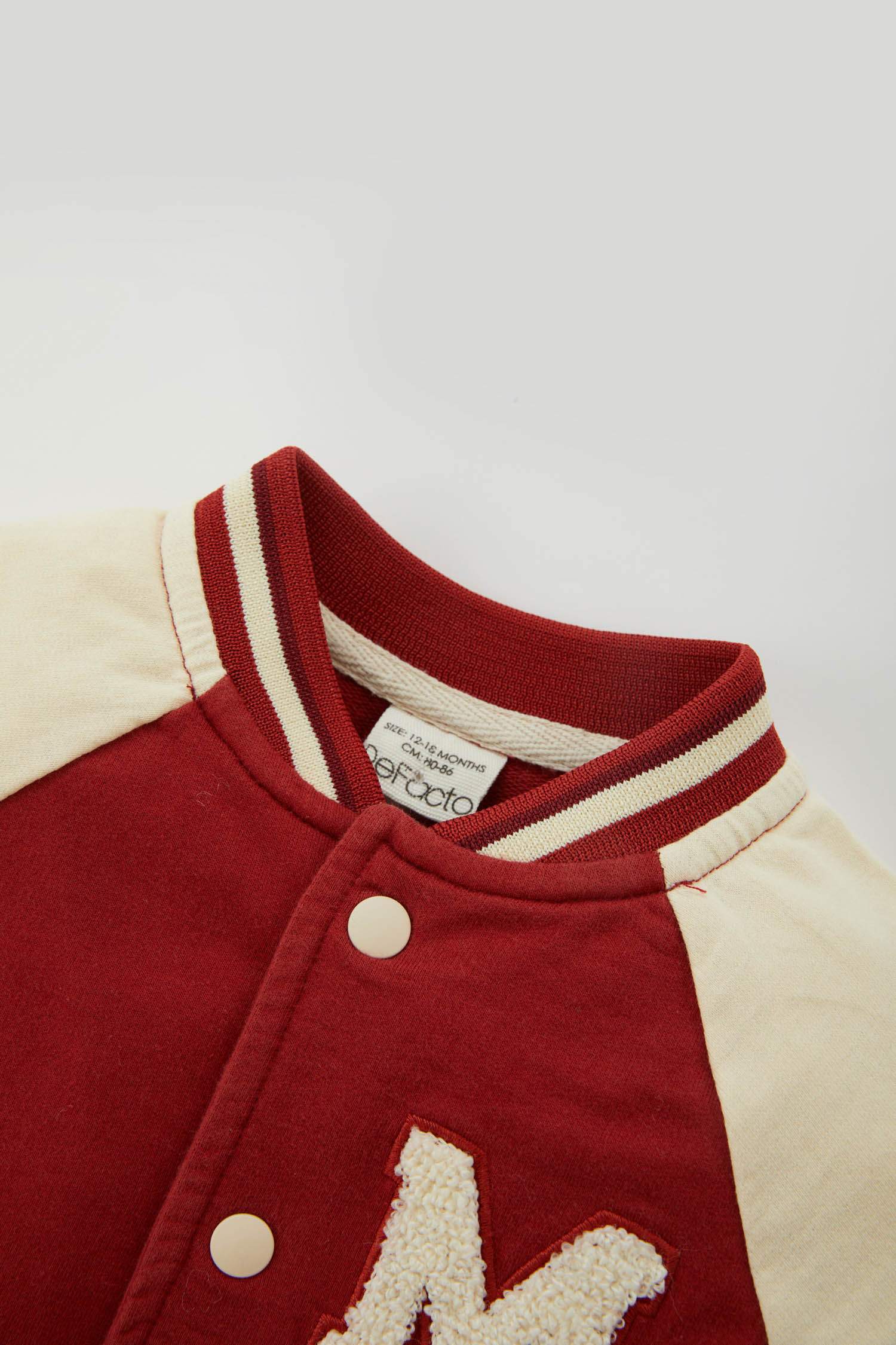 كارديجان بومبر بناتي قصة عادية