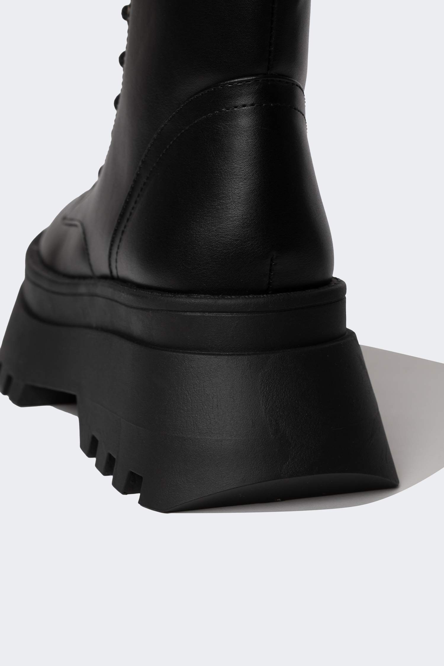 Bottes en Faux Cuir à Semelle Épaisse pour Femme