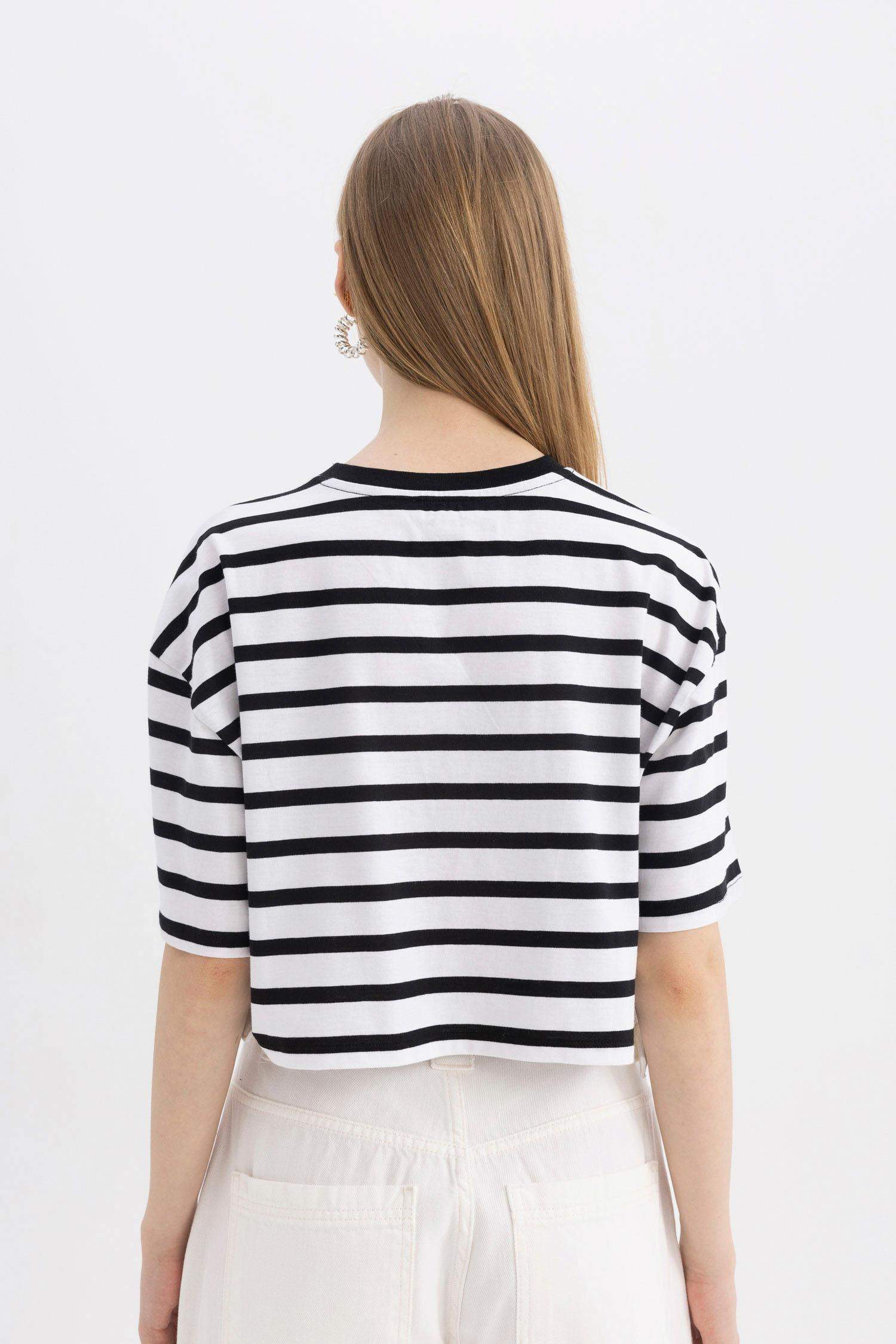 Fitted Striped Short Sleeve T-Shirt