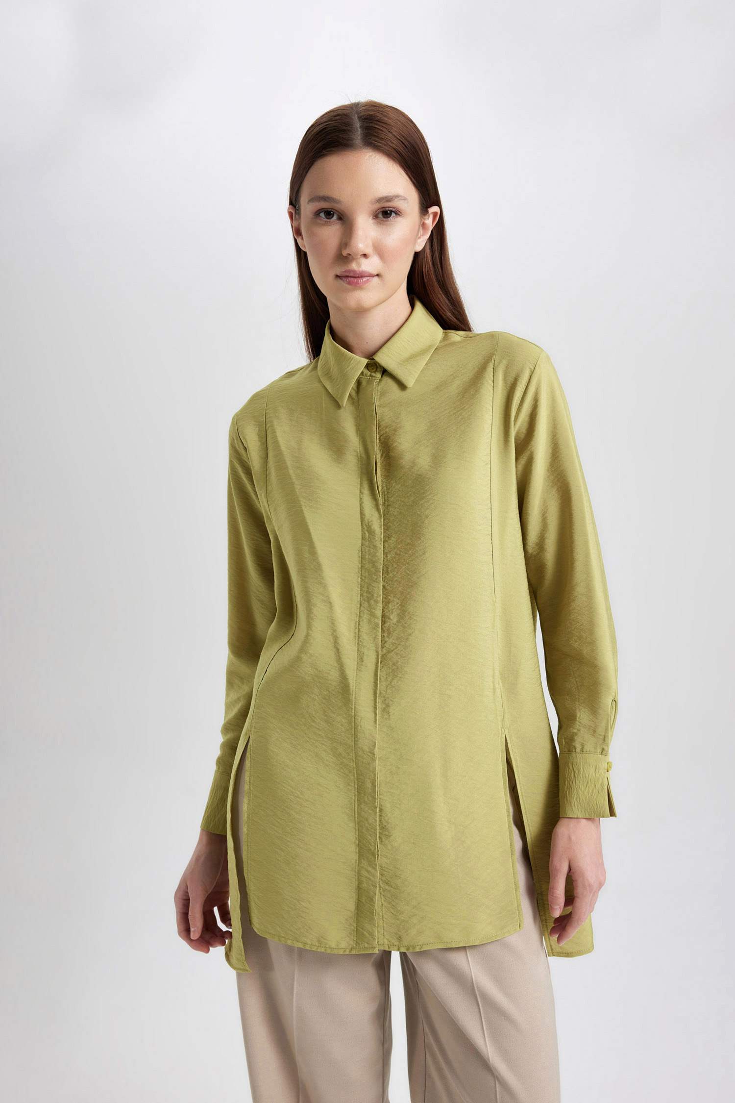 Regular Fit Uzun Kollu Yırtmaçlı Gömlek Tunik