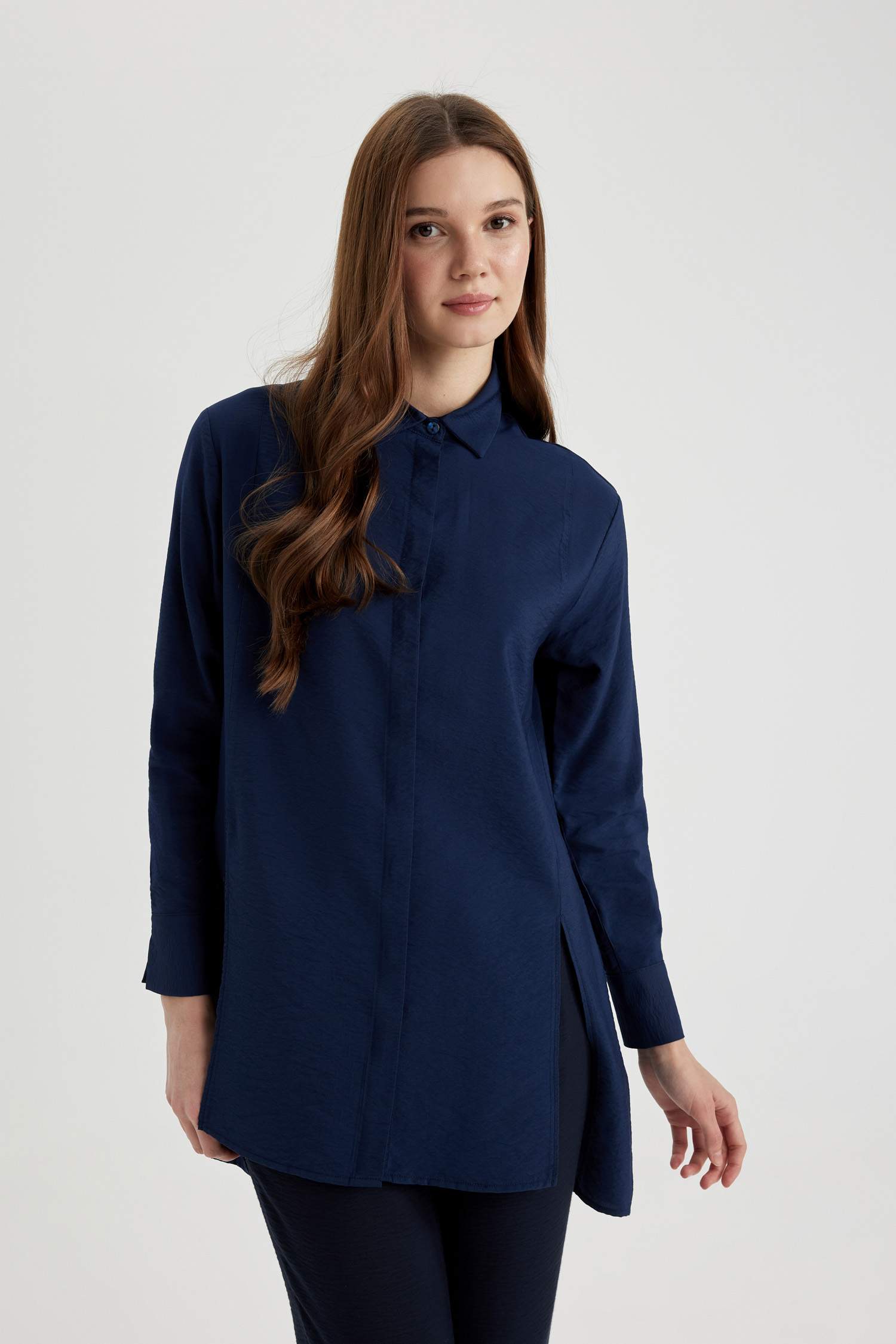 Regular Fit Uzun Kollu Yırtmaçlı Gömlek Tunik