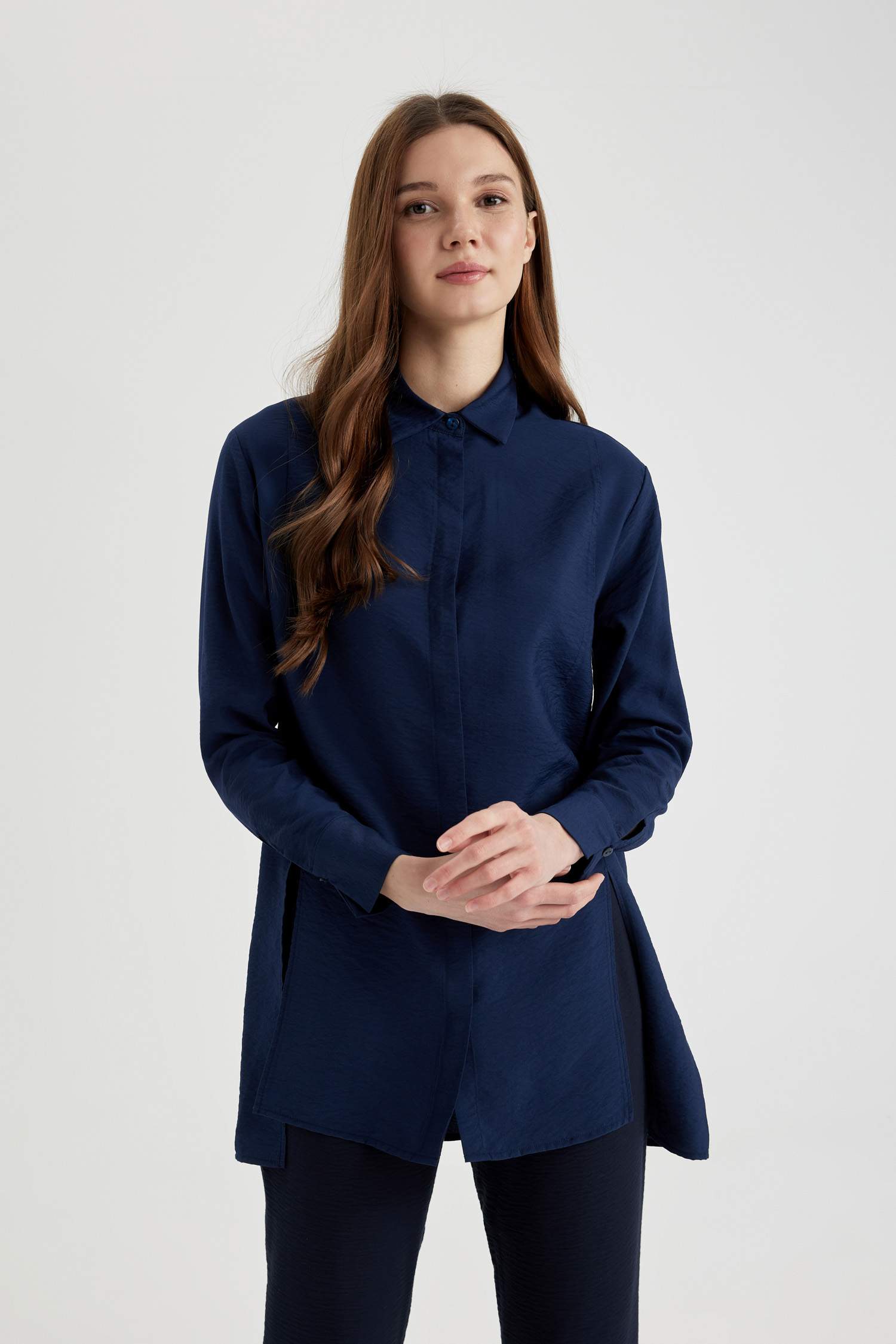 Regular Fit Uzun Kollu Yırtmaçlı Gömlek Tunik