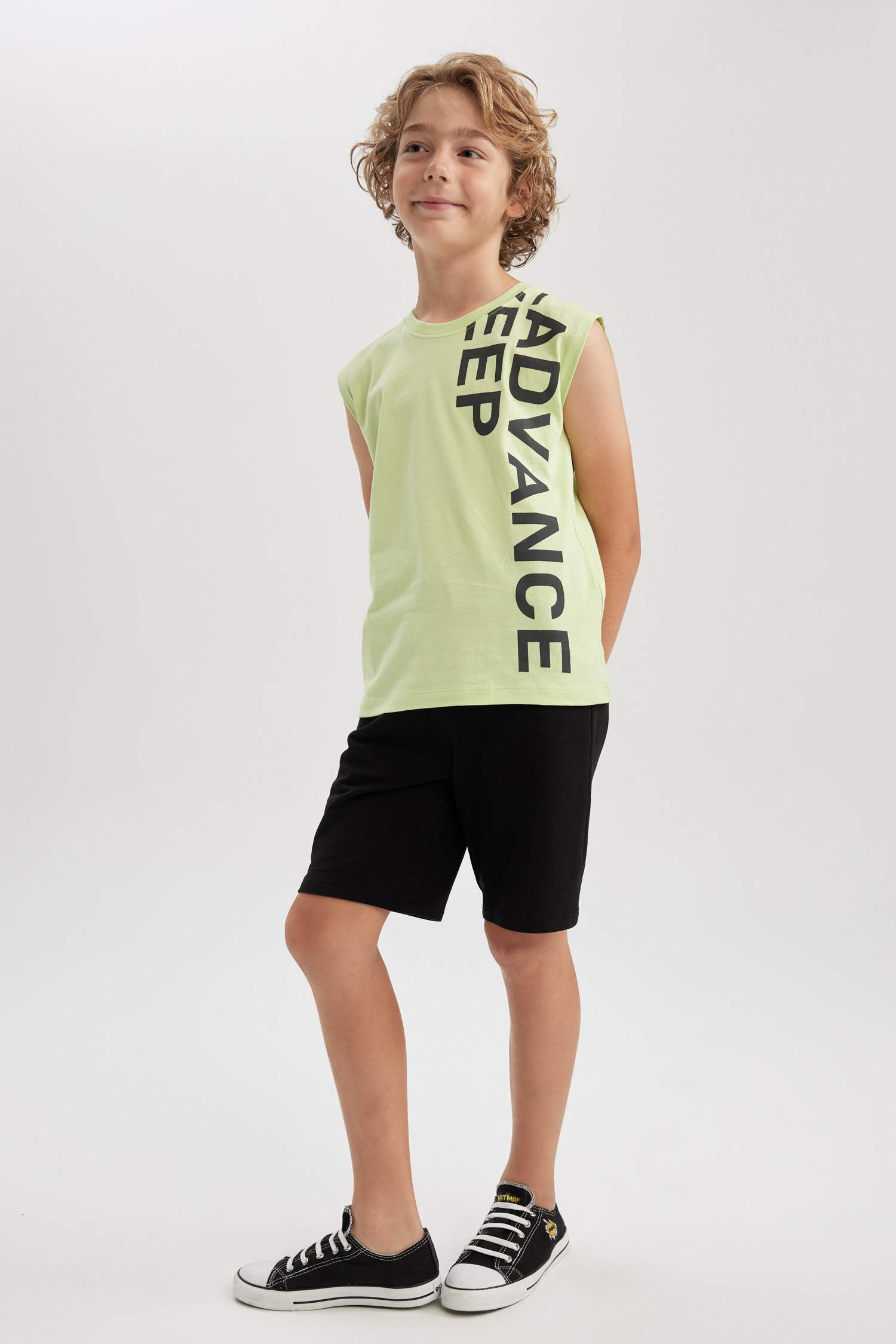 Майка з круглим вирізом для хлопчиків