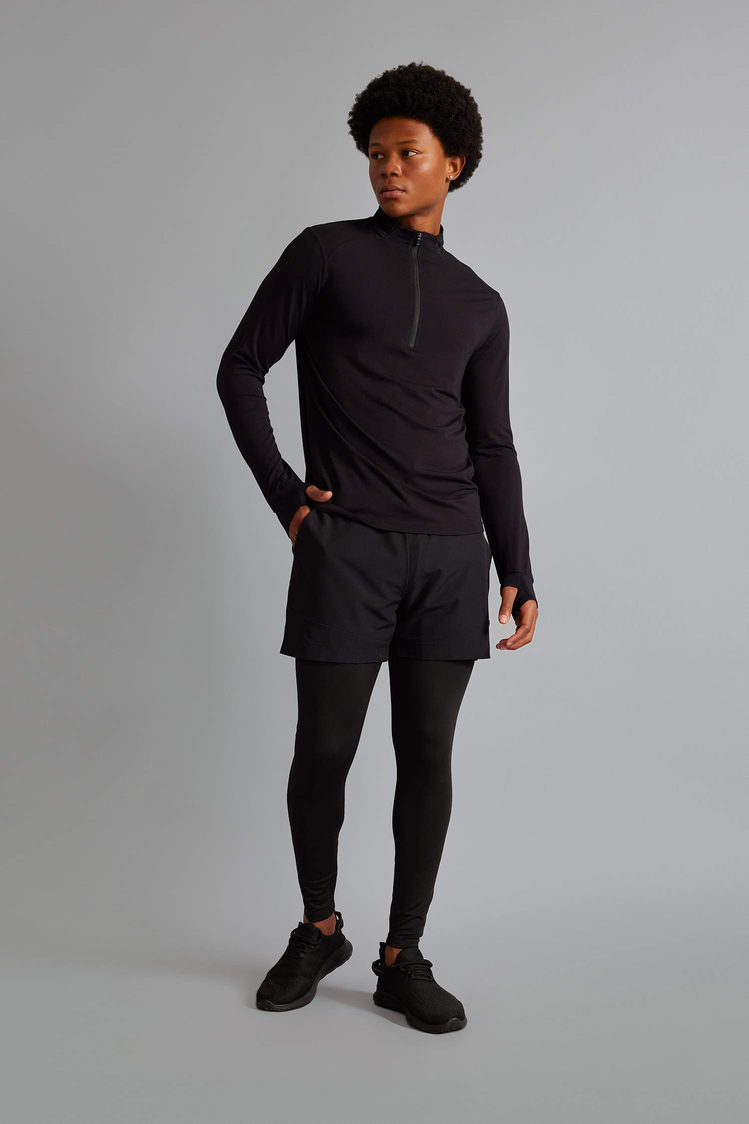 تيشيرت سليم فيت برقبة عالية