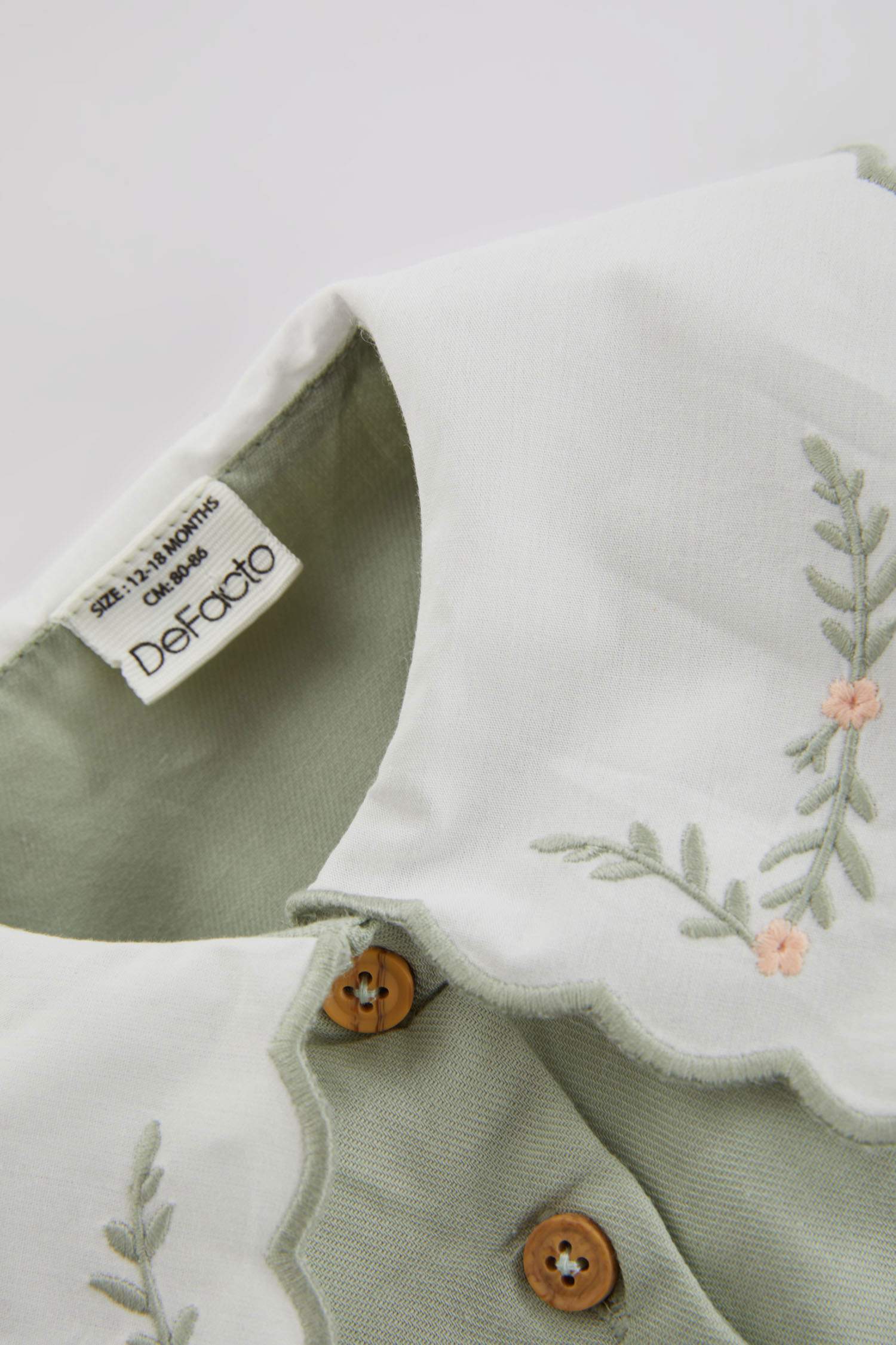 فستان فلورال قصة عادية كم طويل بياقة كبيرة