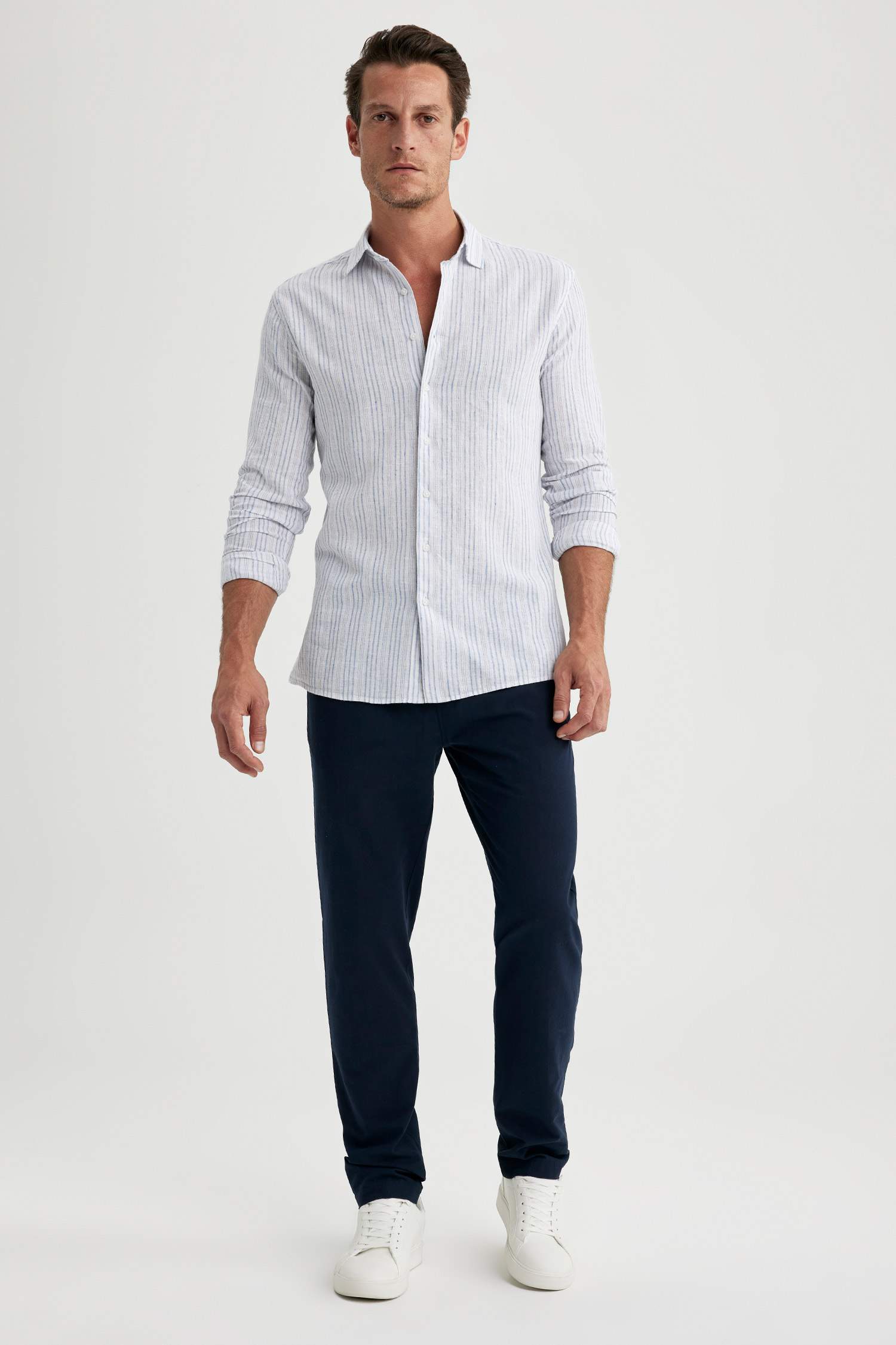 Рубашка приталенного кроя с длинным рукавом