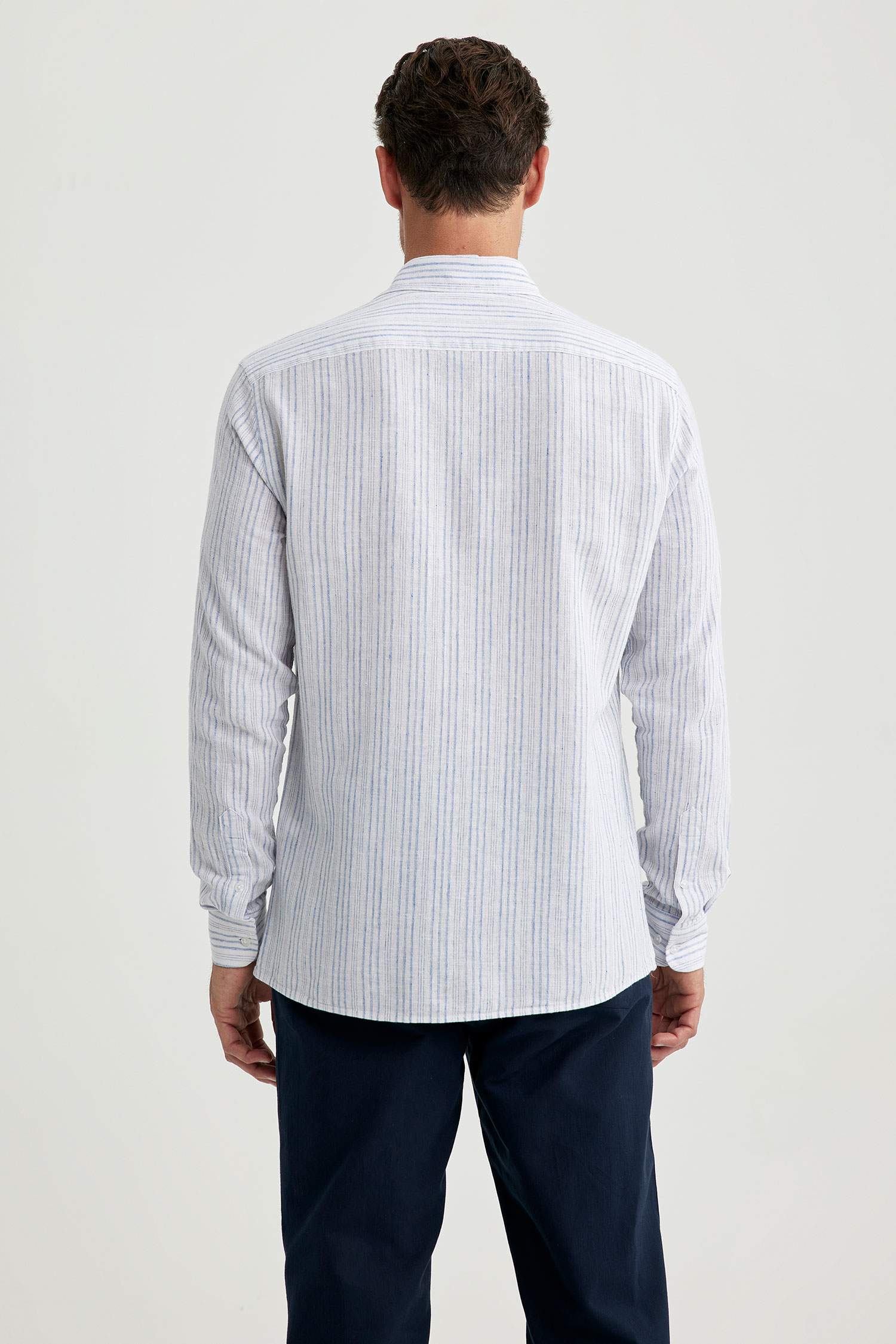 Рубашка приталенного кроя с длинным рукавом