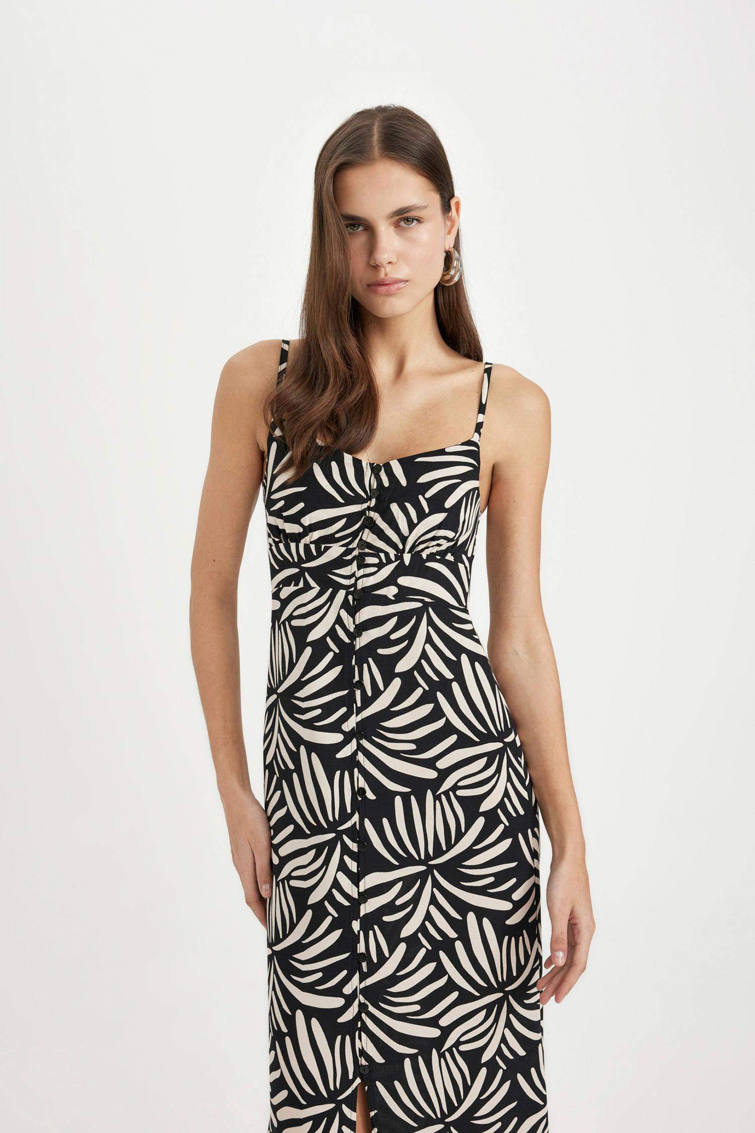 V Yaka Tropikal Desenli Maroken Askılı Maxi Elbise