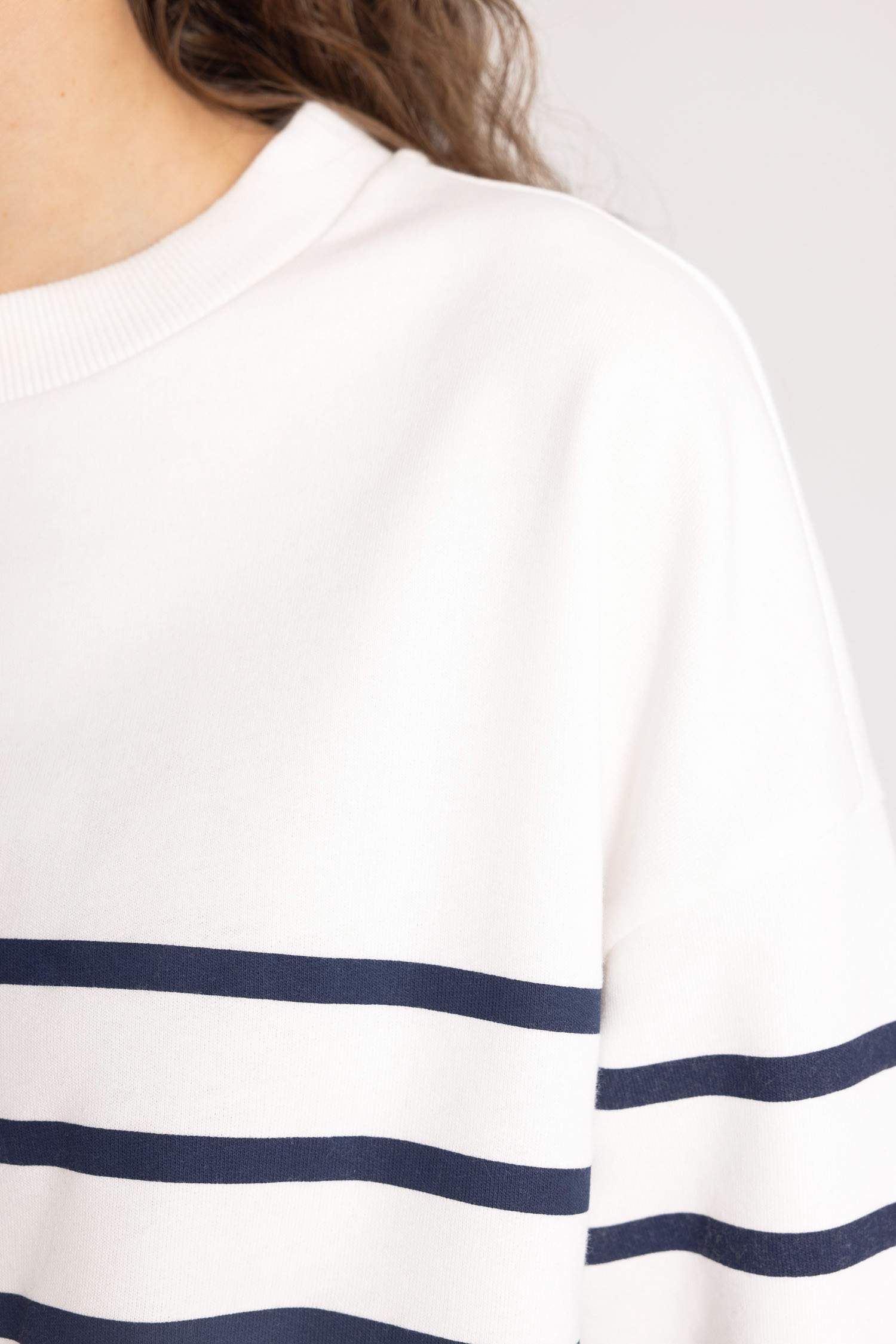 Sweat-shirt rayé à coupe décontractée